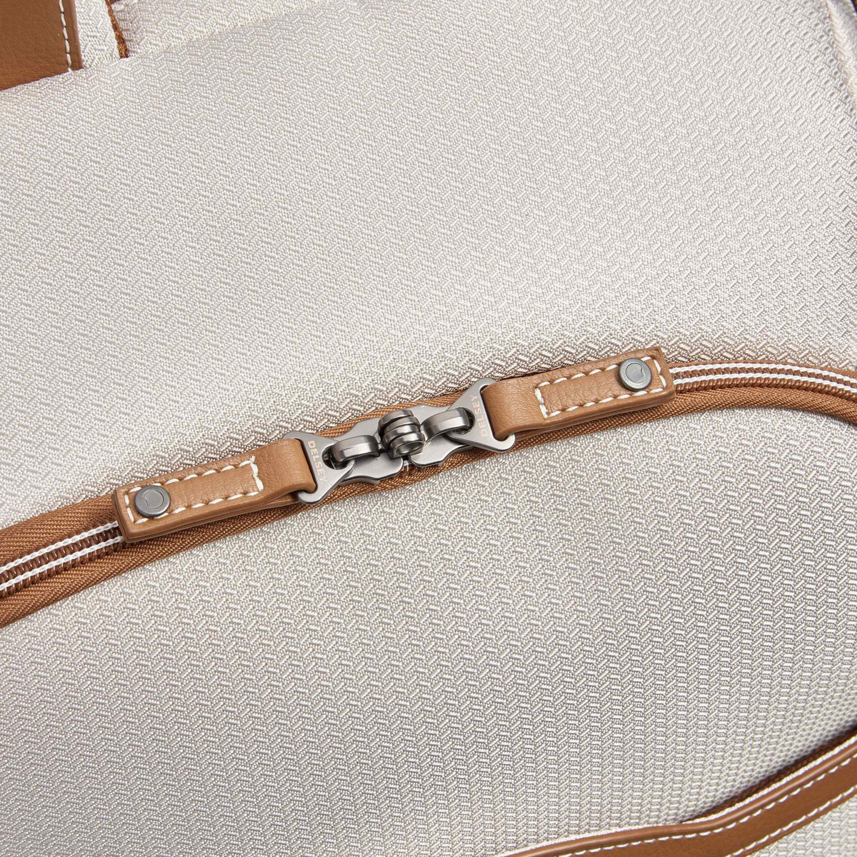 Delsey Chatelet Air 2.0 Laptop Backpack in Angora — detail view 2 # color_Angora