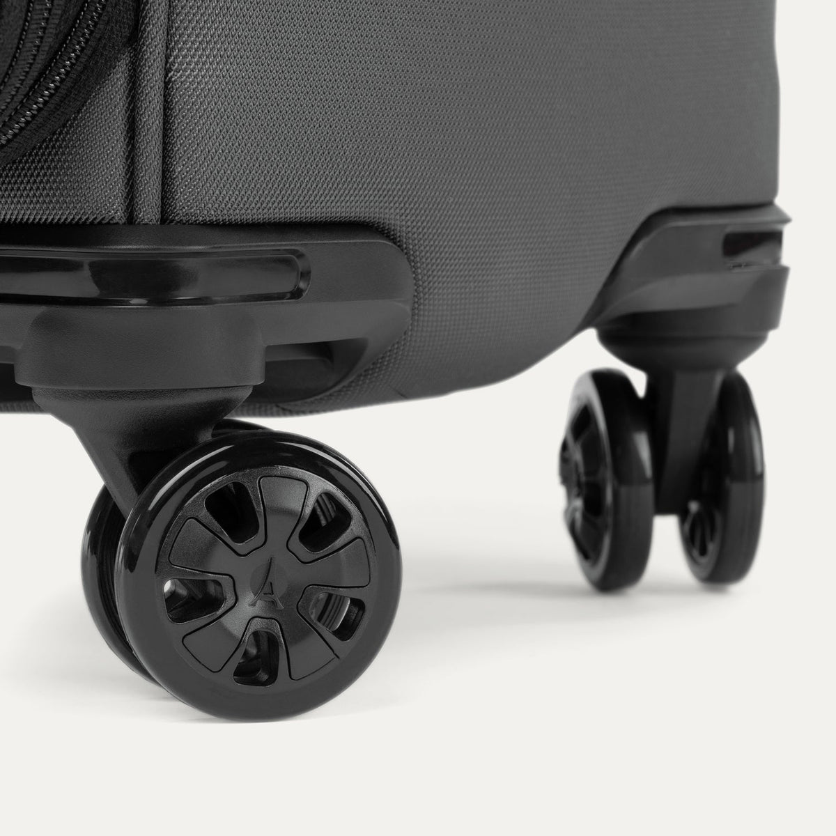 Travelpro Crew Classic Large Check-In Spinner in Titanium Grey — detail view 2
