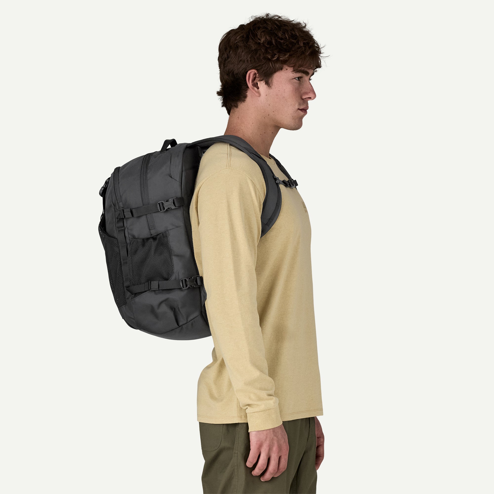 Patagonia Refugio Daypack 30L in Black — angle view 4