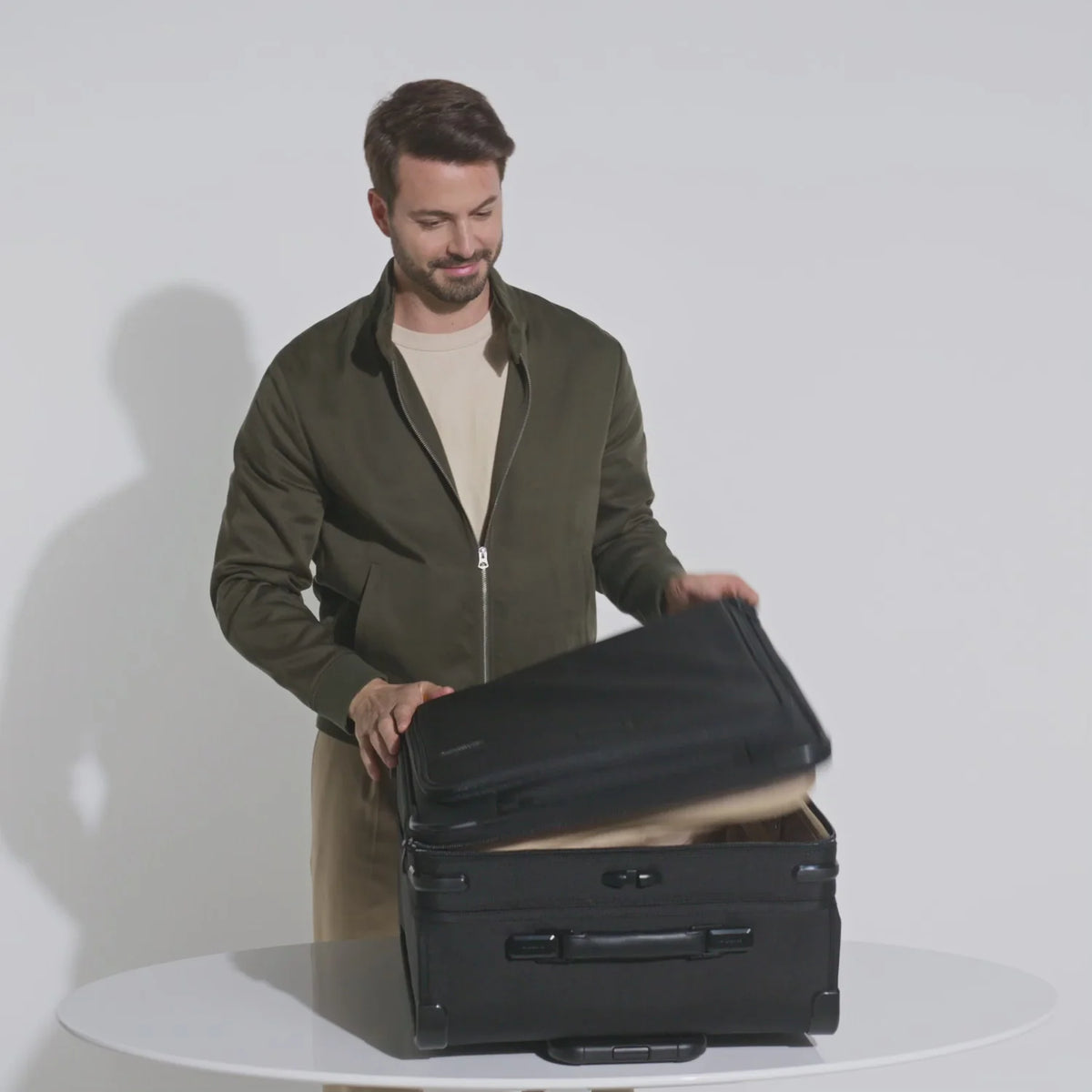 Briggs & Riley Baseline Medium Expandable Spinner