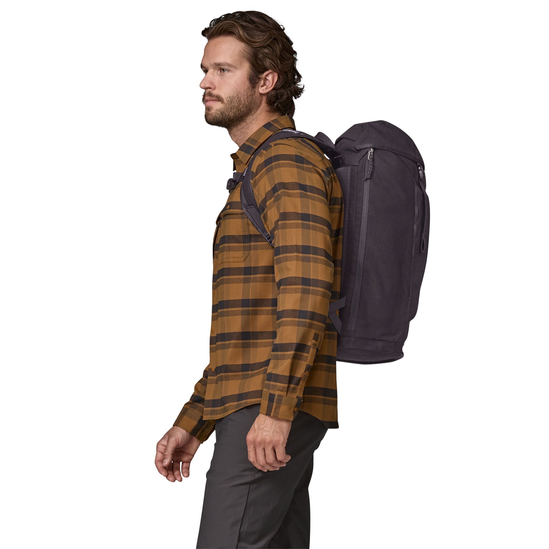 Patagonia Fieldsmith Lid Pack 28L in Black — lifestyle 3