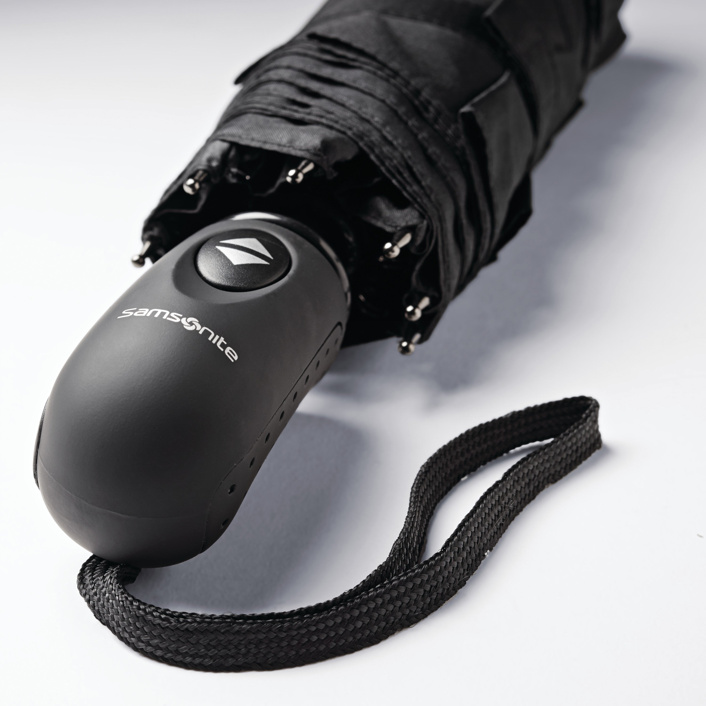 Samsonite Windguard Auto Open/Close Umbrella - Black