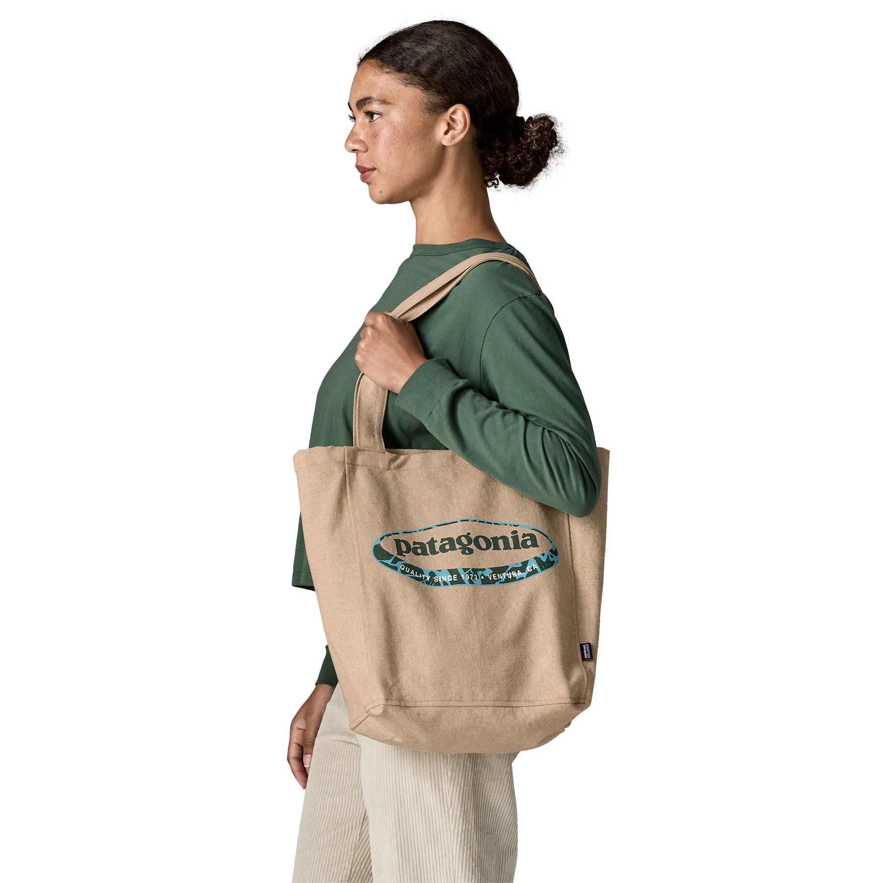 Patagonia Recycled Market Tote in '95 Oval Logo Mountain Sun: Classic Tan — lifestyle