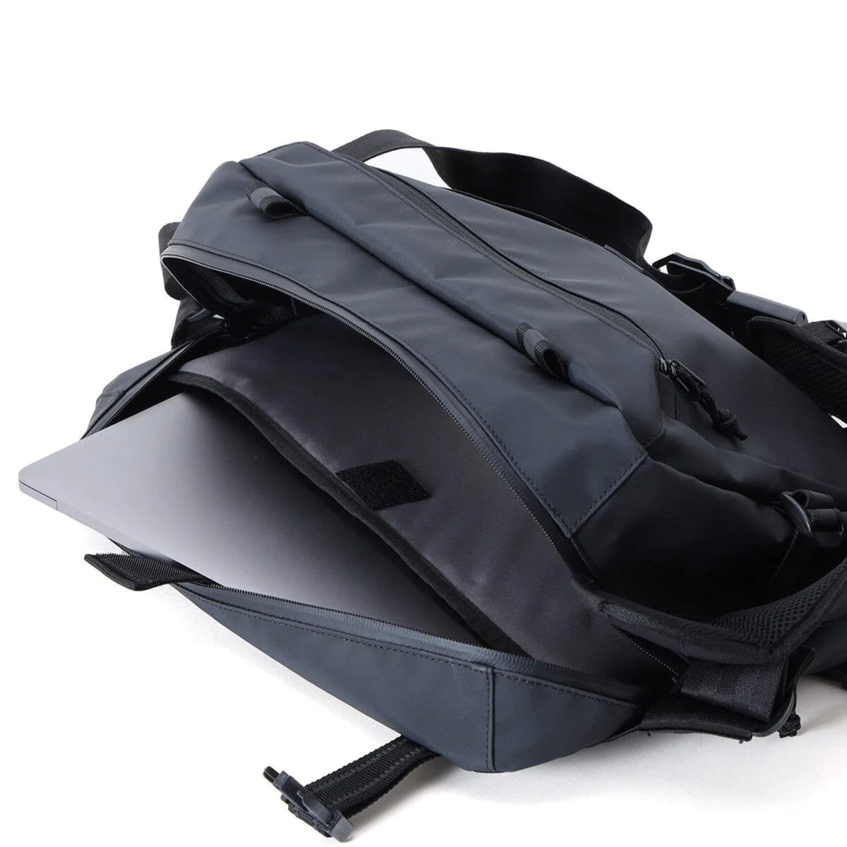 Chrome Industries Kadet Max Sling Bag 15L in Black Tarp — detail view 3