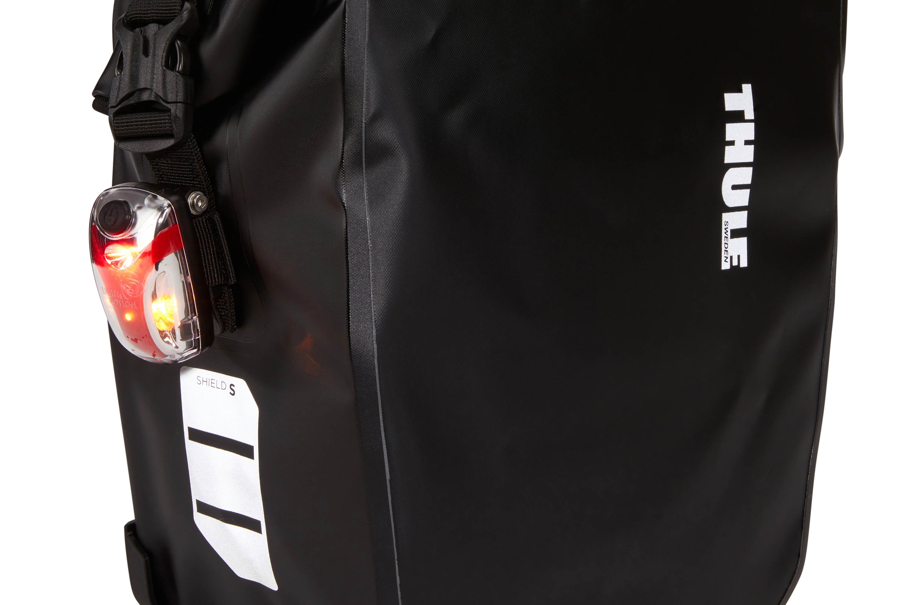 Thule Shield Pannier 13L in Black — detail view 3 # color_Black