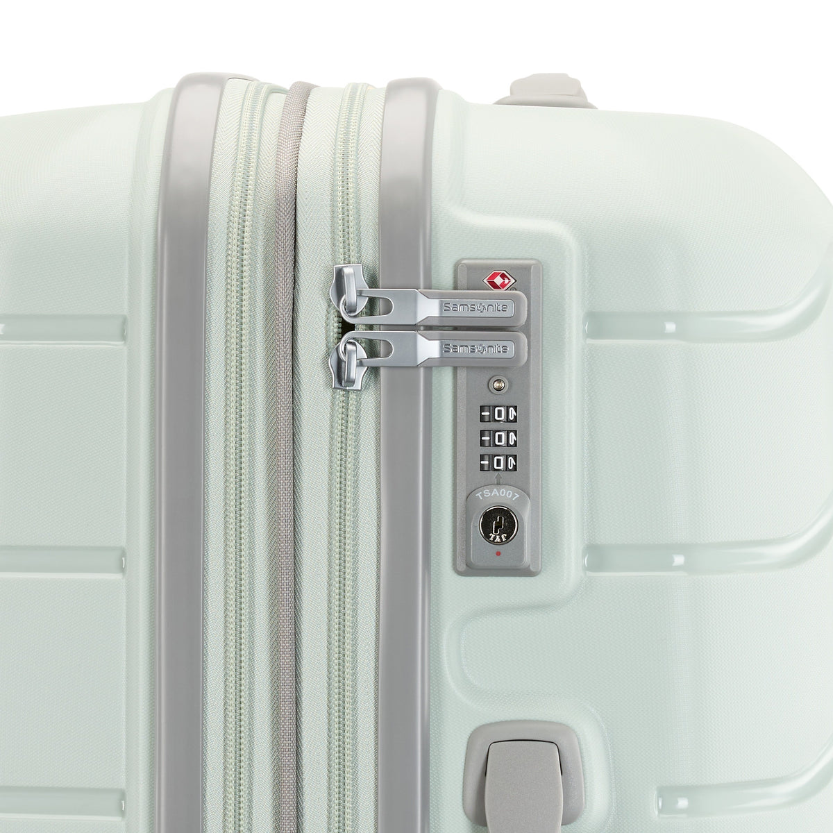 Samsonite Freeform 24" Spinner in Sage — detail view 2