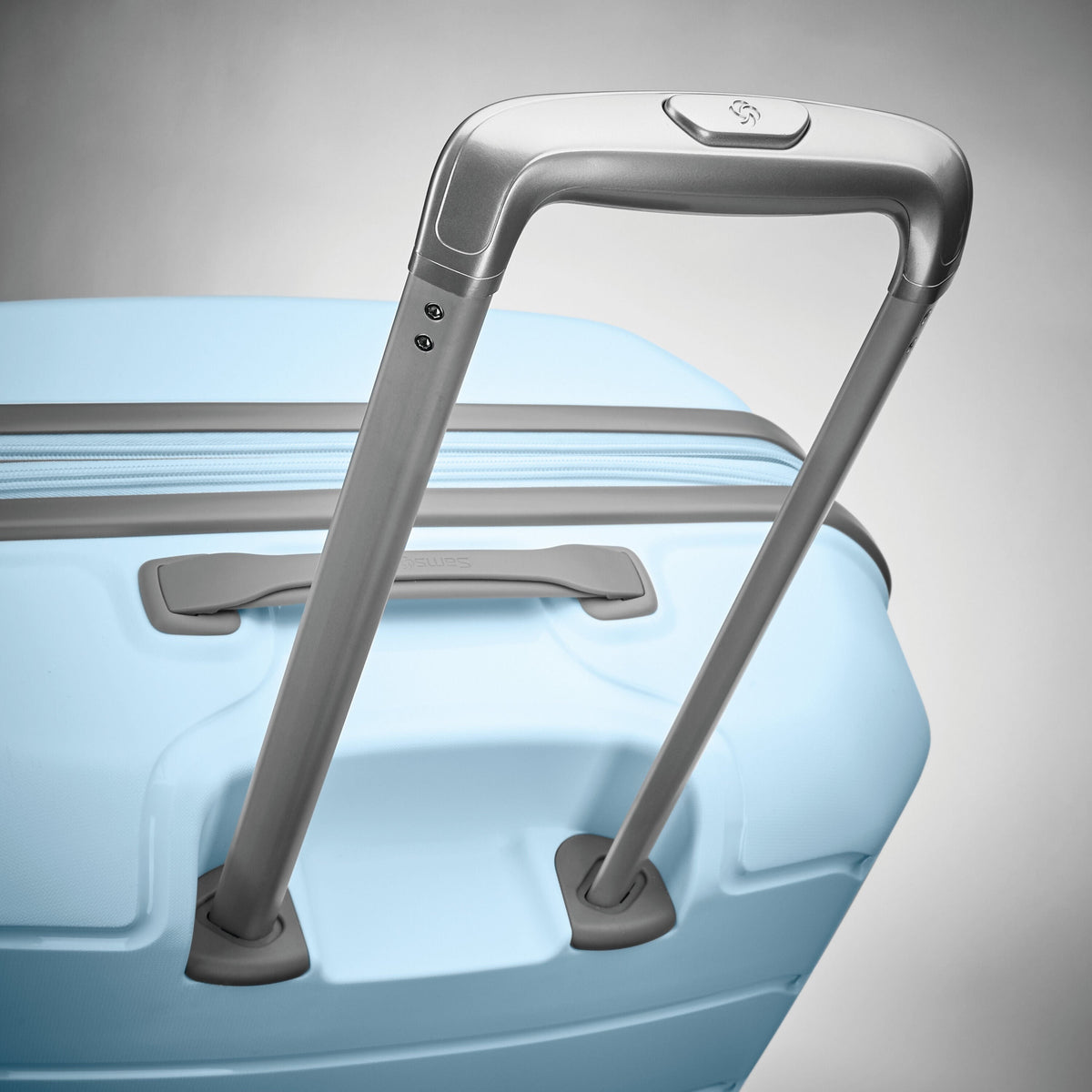 Samsonite Freeform 28" Spinner in Sky Blue — detail view