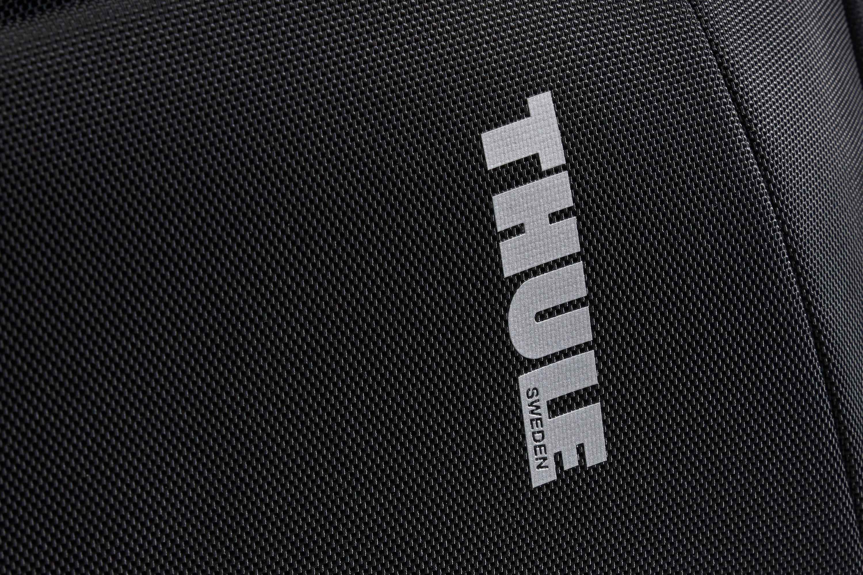 Thule Accent Briefcase 17L in Black — detail view # color_Black