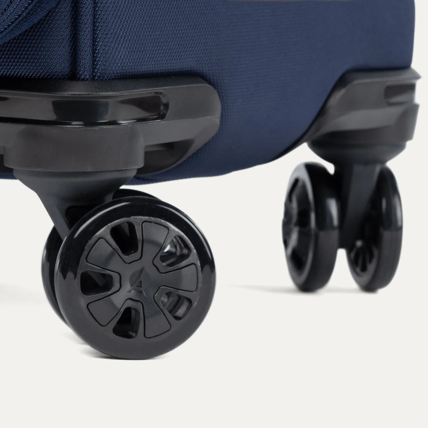 Travelpro Crew Classic Medium Check-In Spinner, view 8