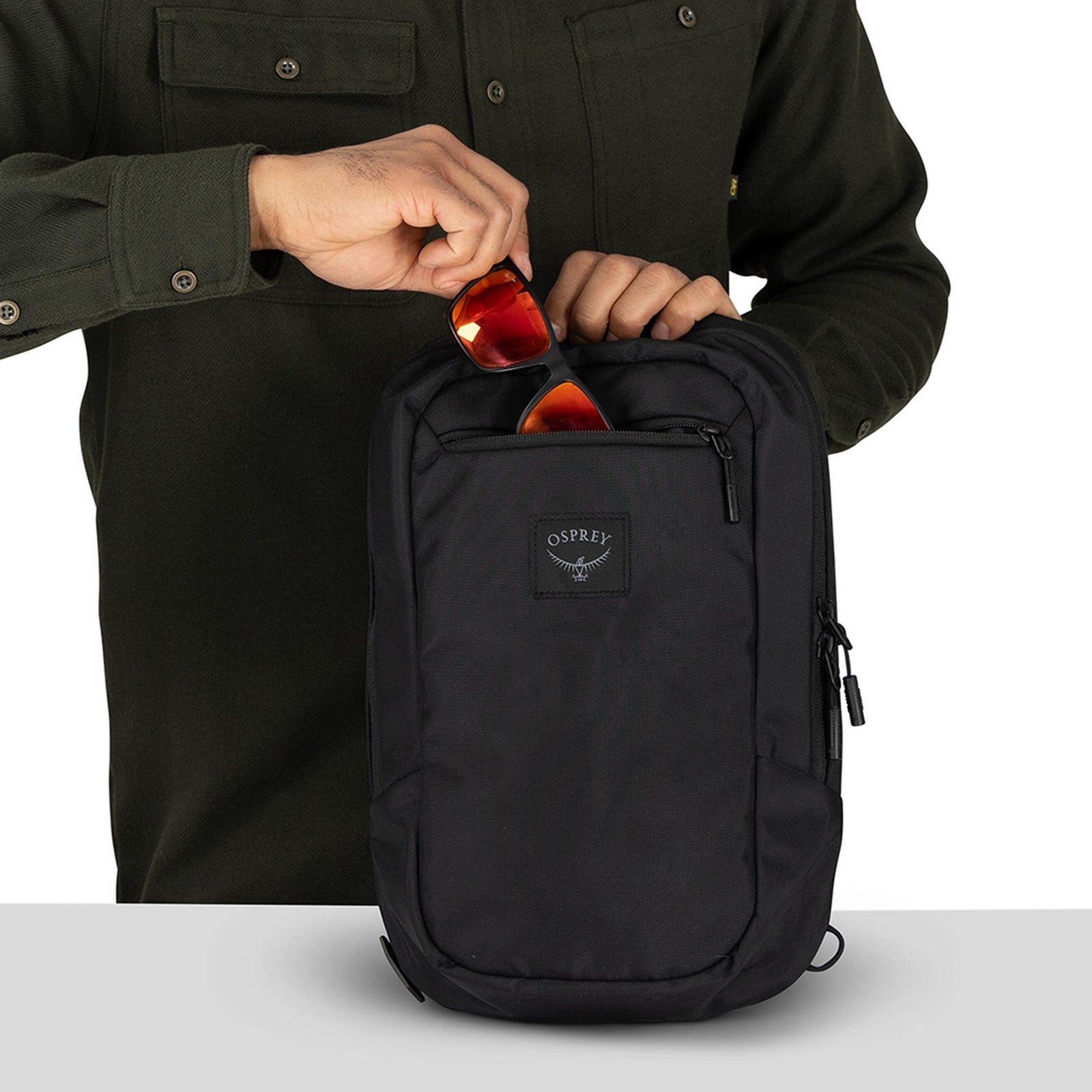 Osprey Aoede Sling 6.5L in Black — detail view