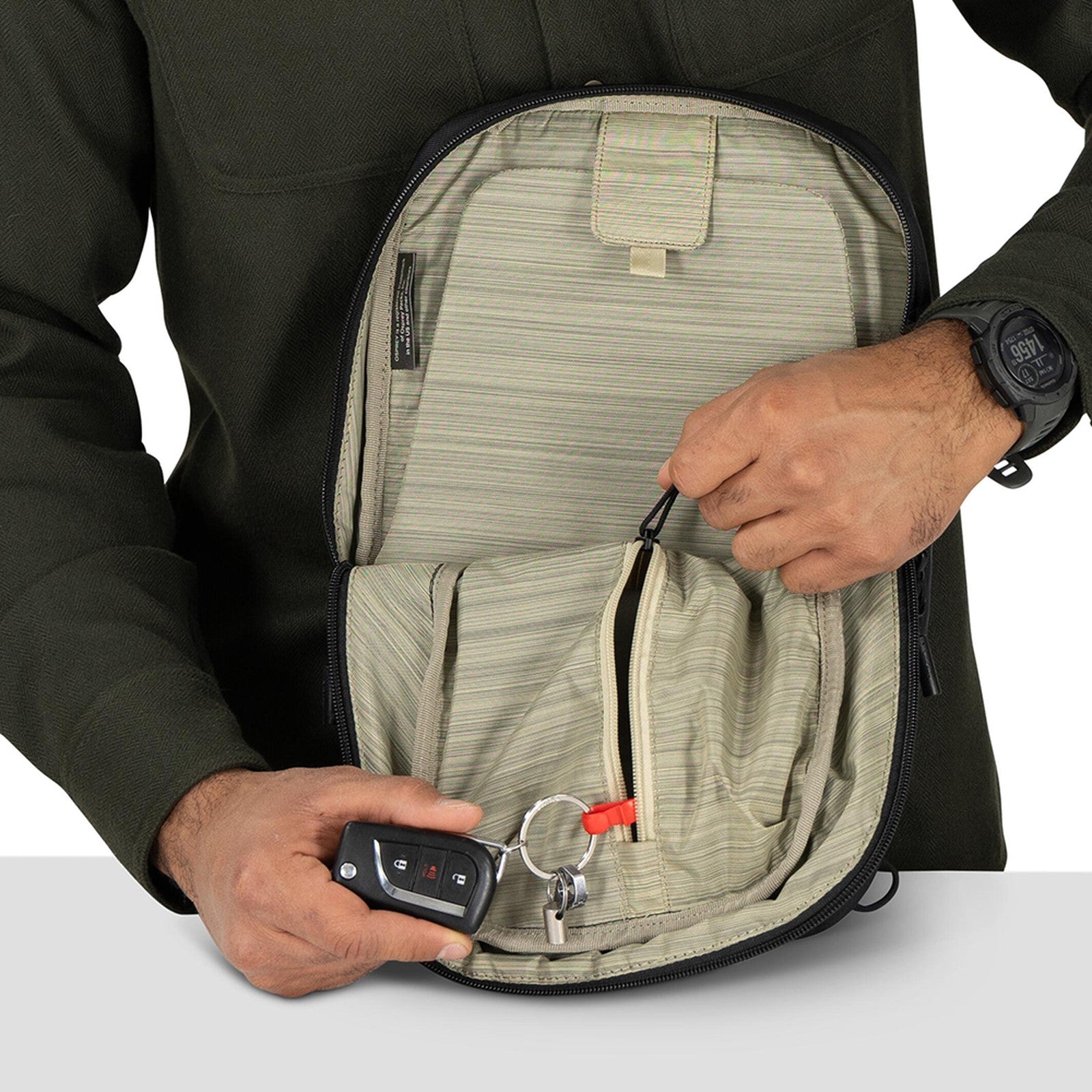 Osprey Aoede Sling 6.5L in Black — detail view 3