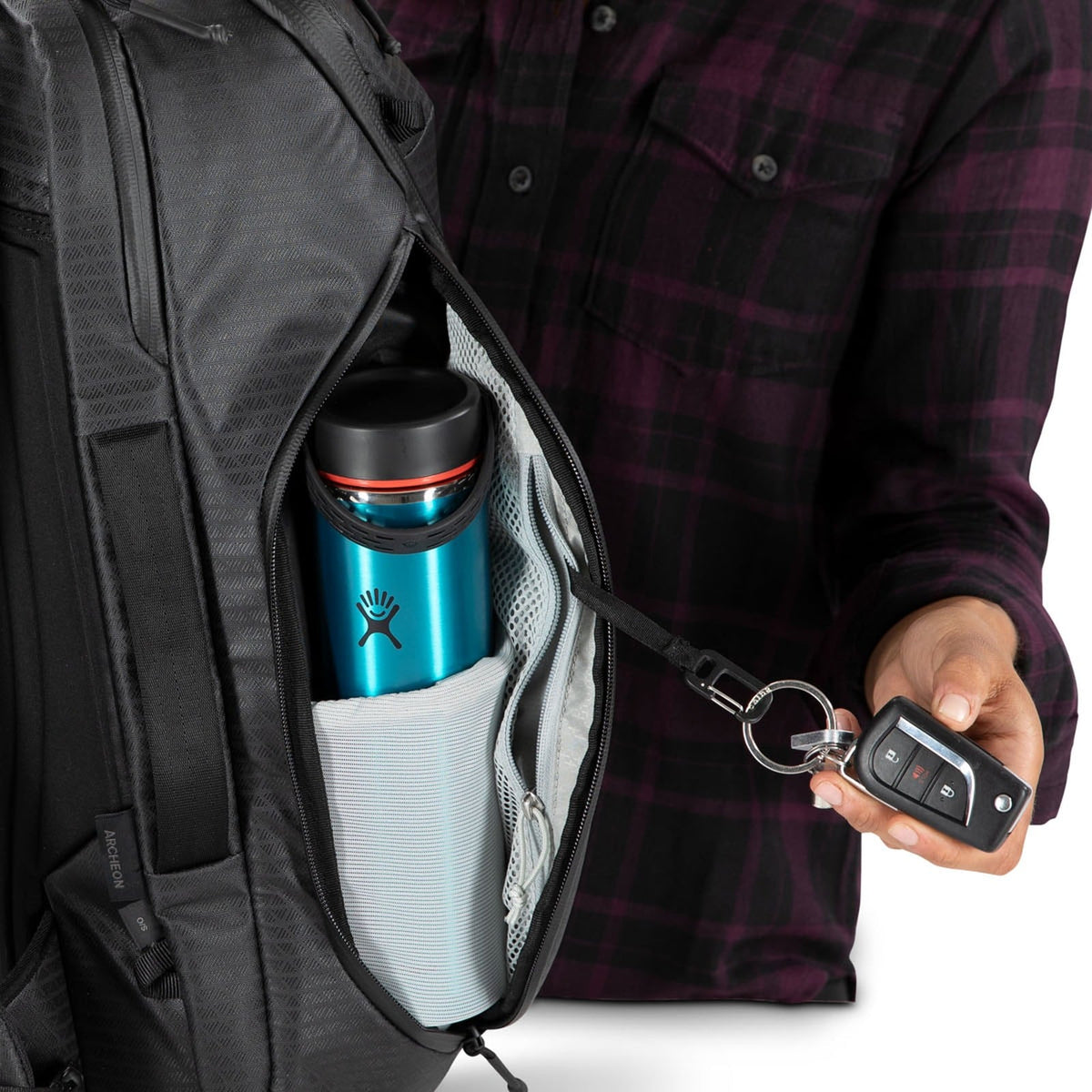 Osprey Archeon Travel | Everyday Backpack 30L in Black — detail view # color_Black