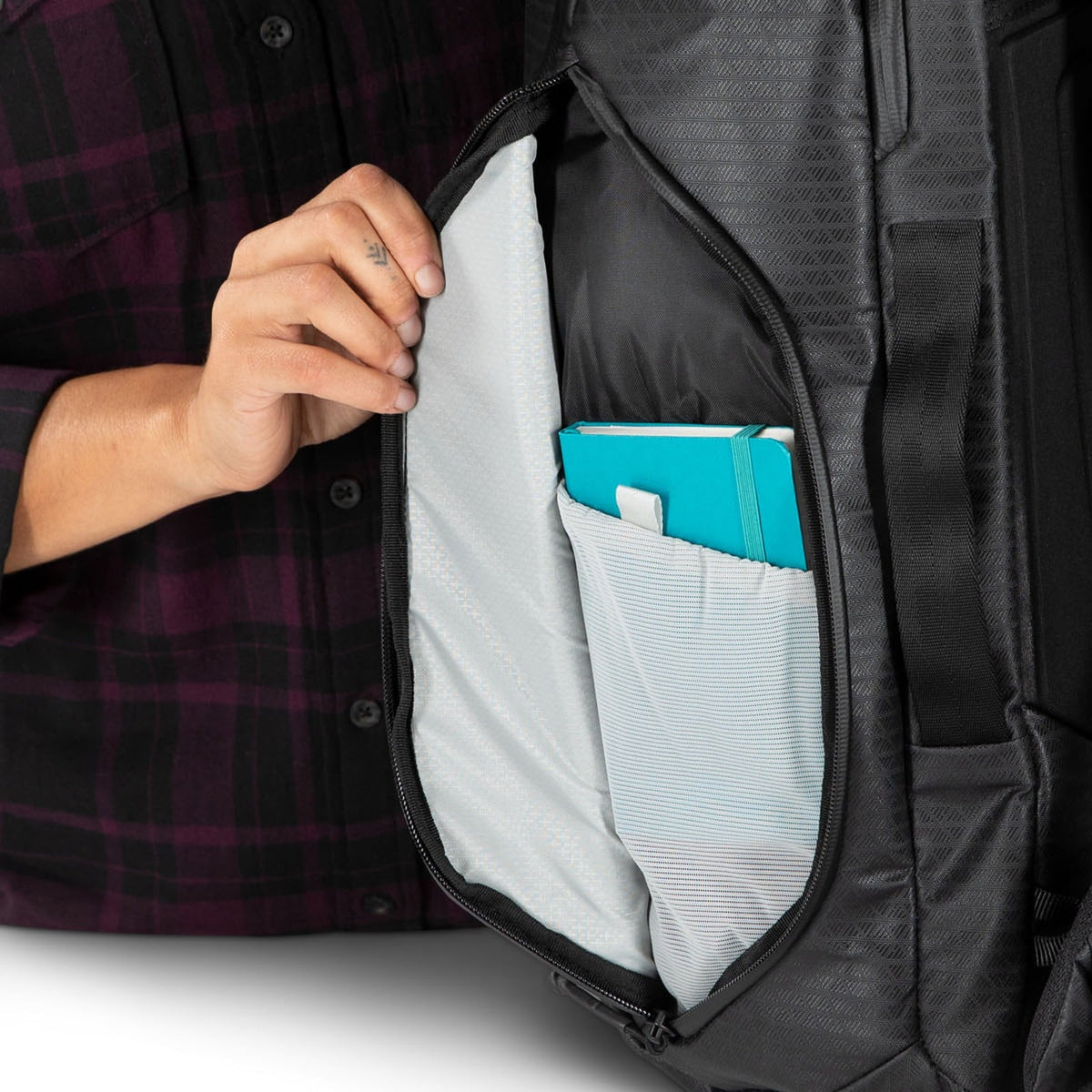 Osprey Archeon Travel | Everyday Backpack 30L in Black — detail view 2