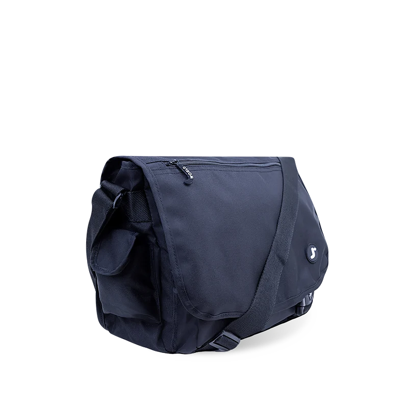 J World Terry Messenger Bag in Black — detail view 2 # color_Black