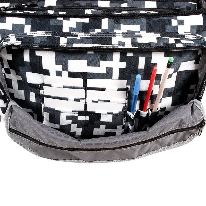 J World Thomas Laptop Messenger Bag in Camo — detail view 2 # color_Camo