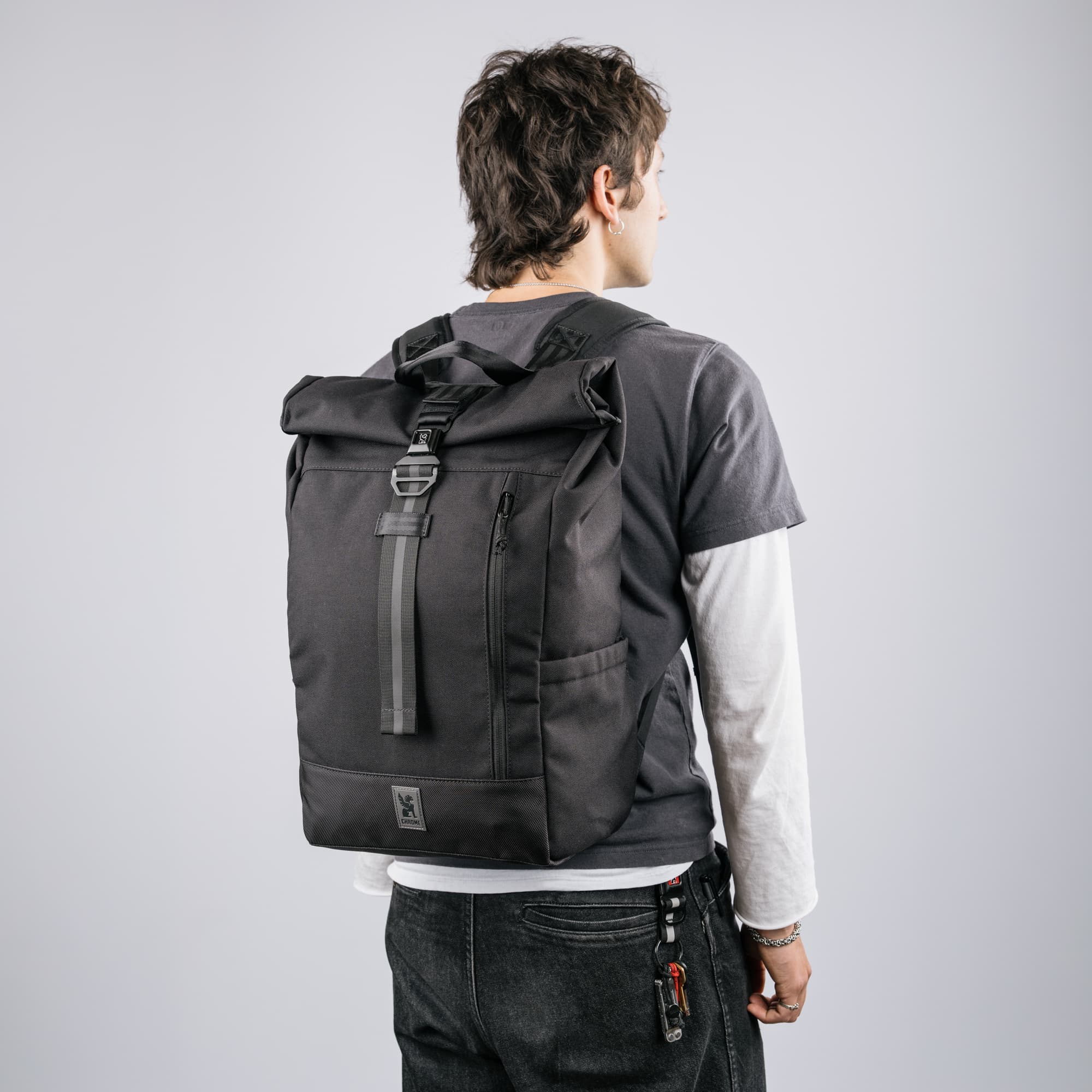 Chrome Industries Initiate Pack 26L in Black — angle view 8 # color_Black