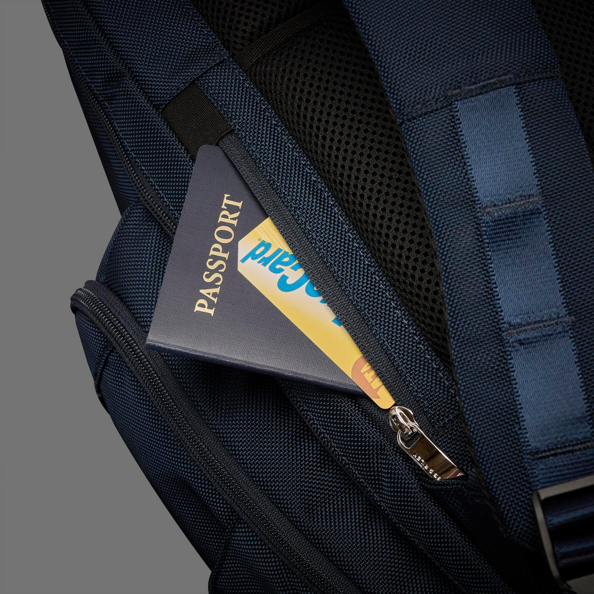 Briggs & Riley Baseline Traveler Backpack in Navy — detail view 7