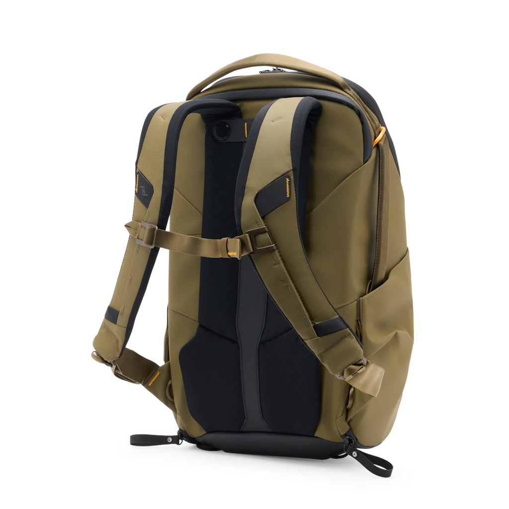 Peak Design Everyday Backpack Zip 20L in Kelp — detail view # color_Kelp