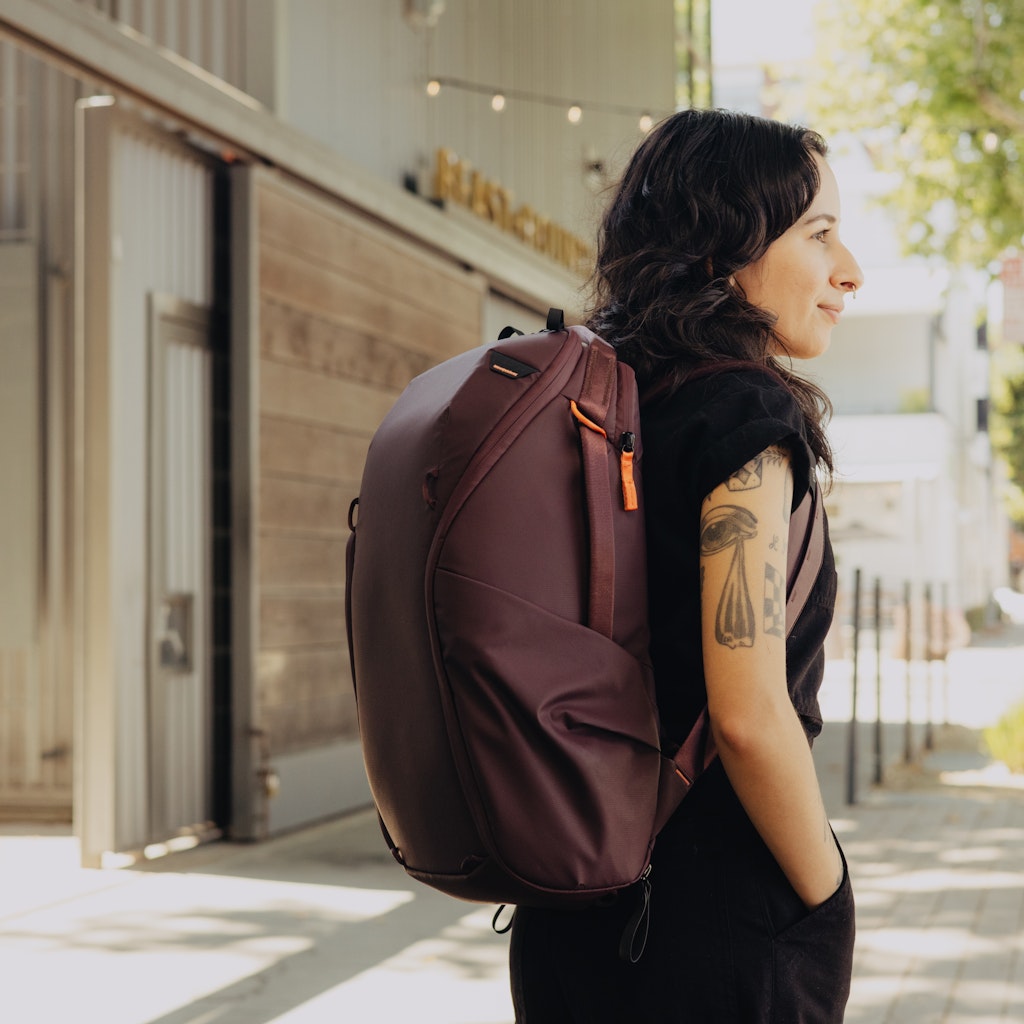 Peak Design Everyday Backpack Zip 20L in Eclipse — lifestyle # color_Eclipse