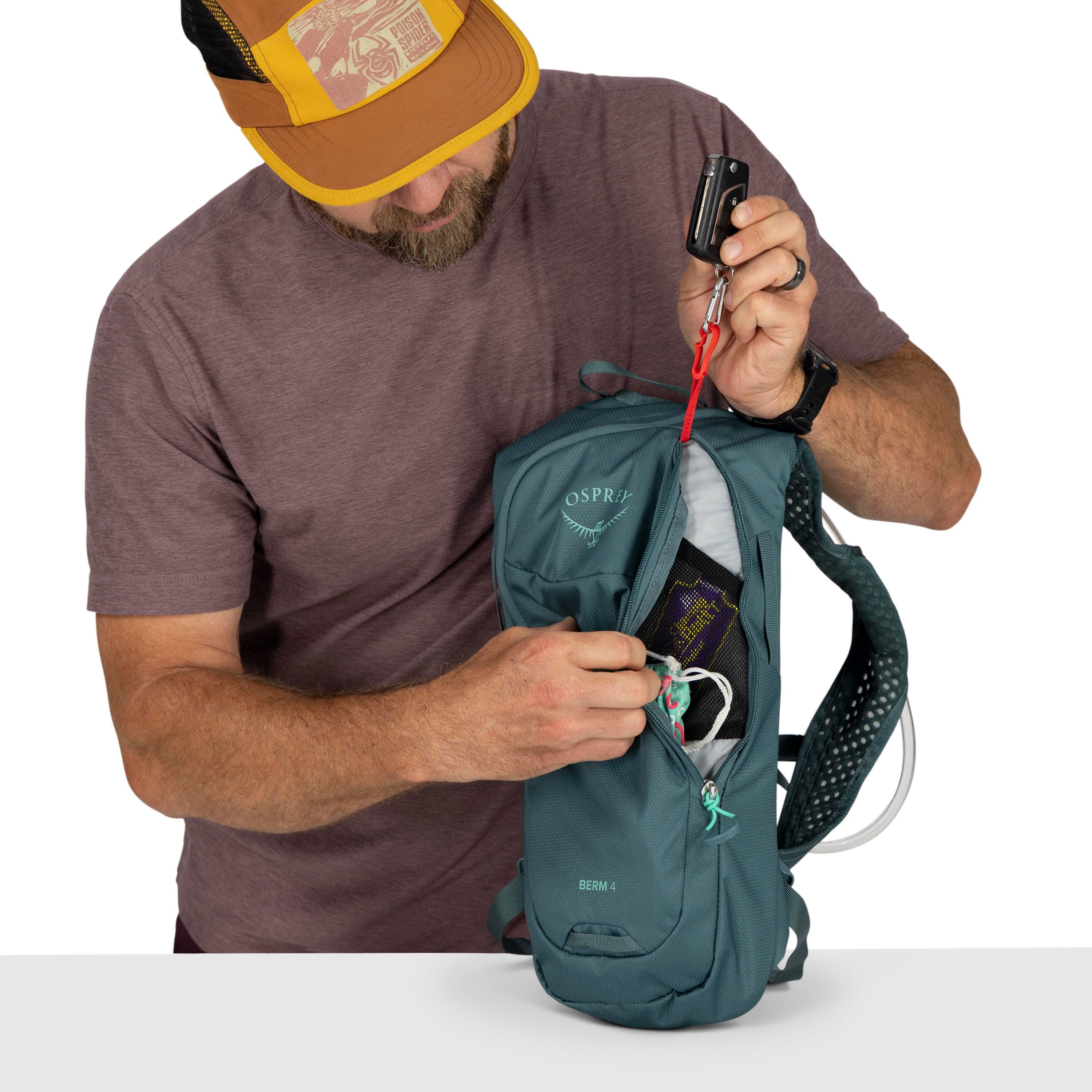 Osprey Berm 4 Bike Hydration Pack 4L in Cascade Blue — detail view 2