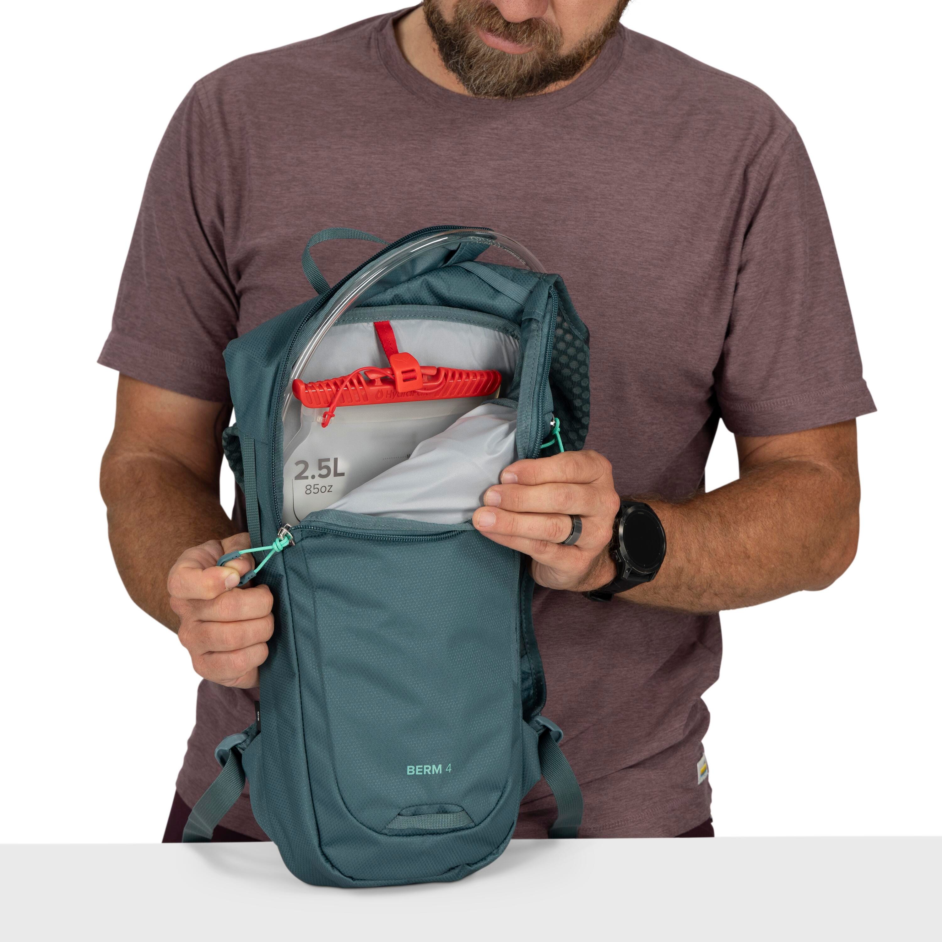 Osprey Berm 4 Bike Hydration Pack 4L in Cascade Blue — detail view 3