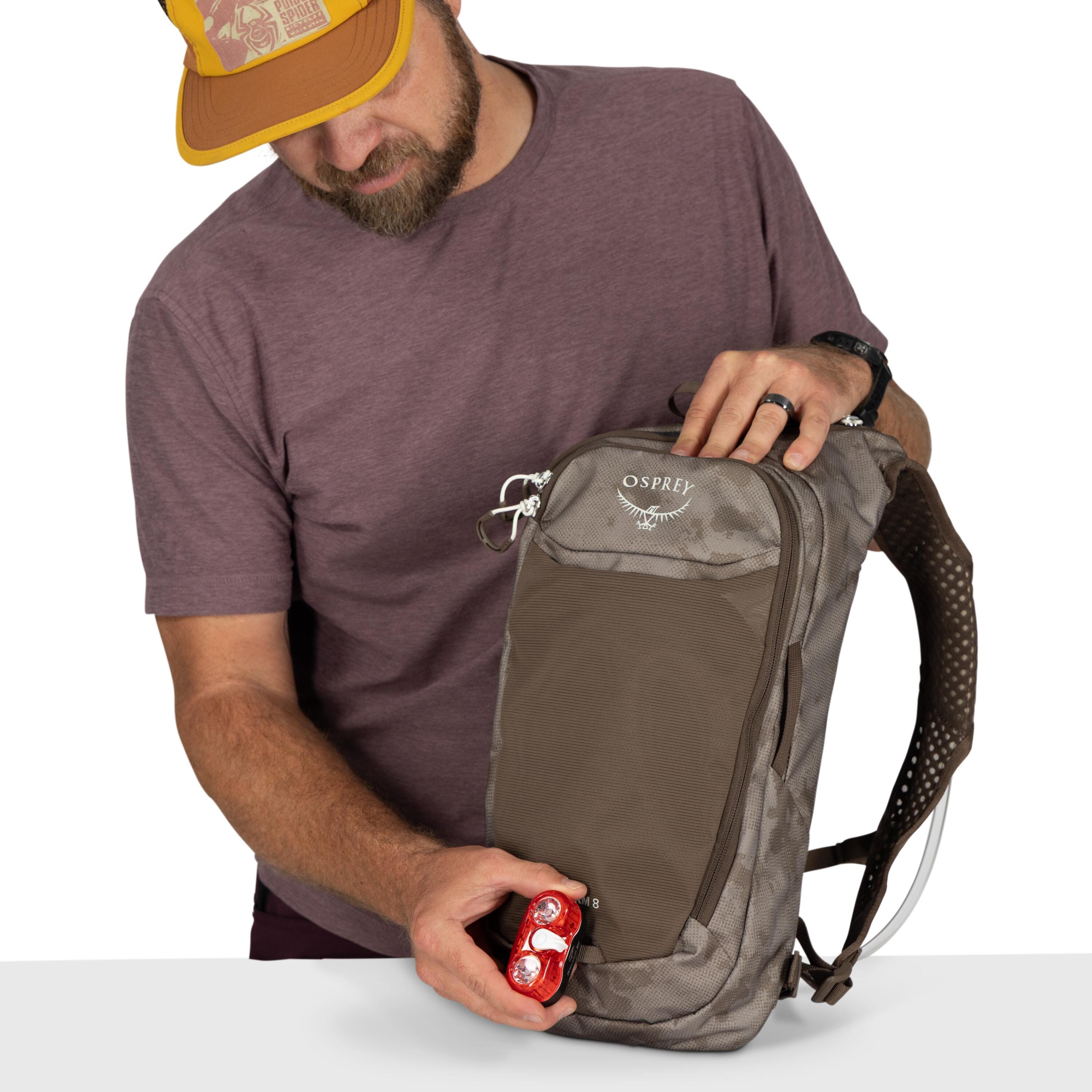 Osprey Berm 8 Bike Hydration Pack 8L in Pediment Grey Dust Print — detail view 2