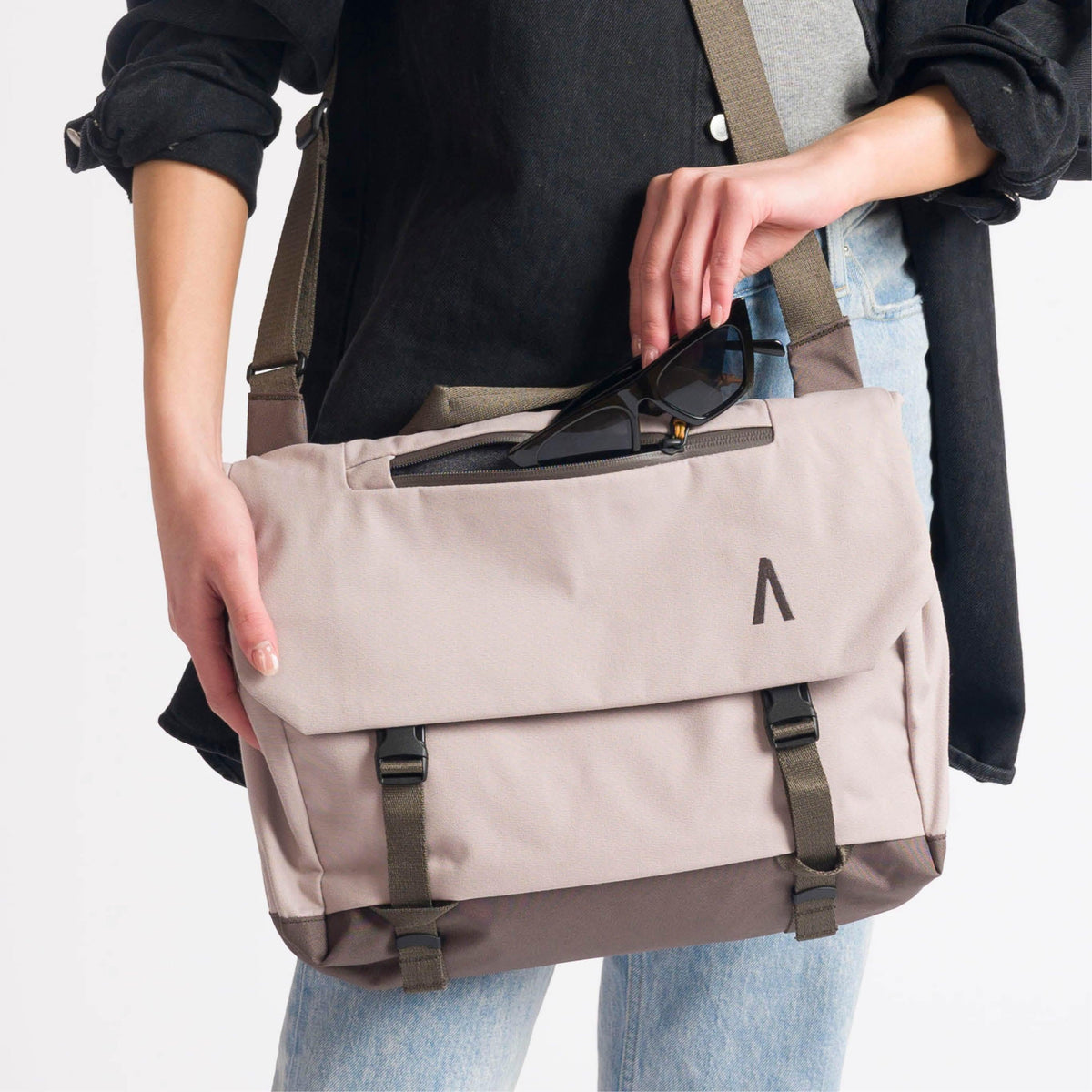 Boundary Supply Rennen Shoulder Bag in Clay — detail view