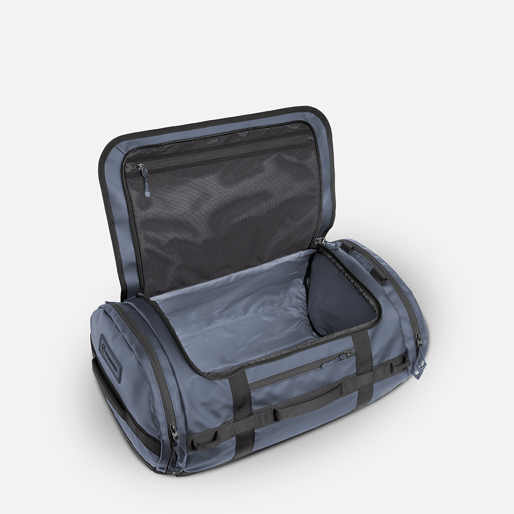 WANDRD CARRYALL Duffel 30L in Aegean Blue — interior view