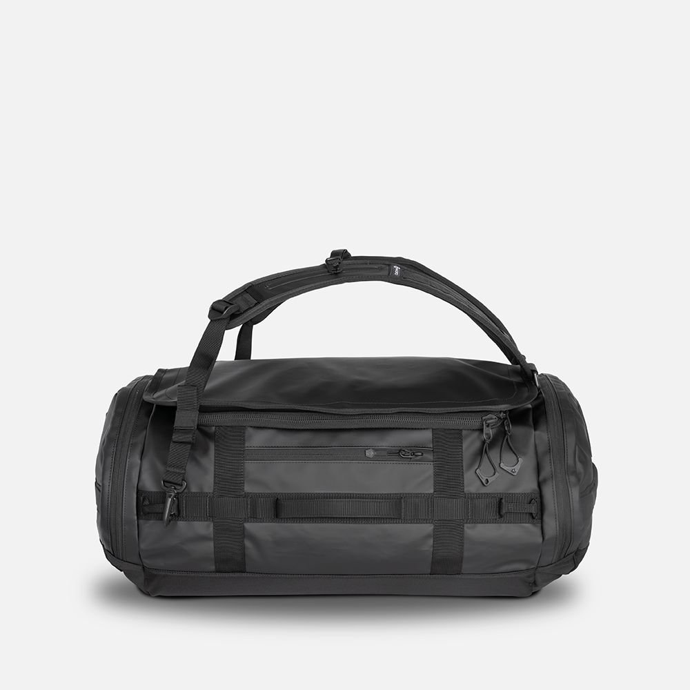 WANDRD CARRYALL Duffel 30L in Black — front view