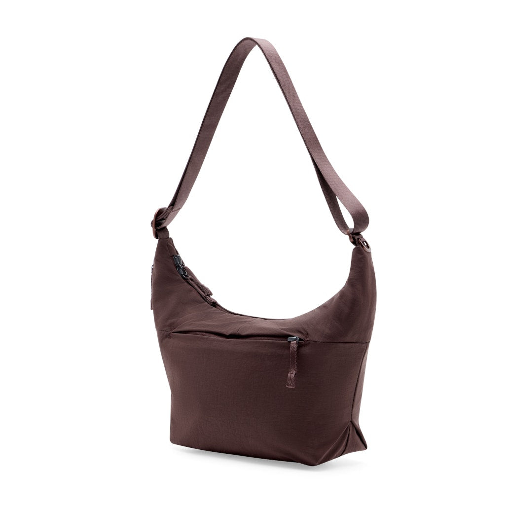 Peak Design City Crescent 6L in Eclipse — angle view 2 # color_Eclipse