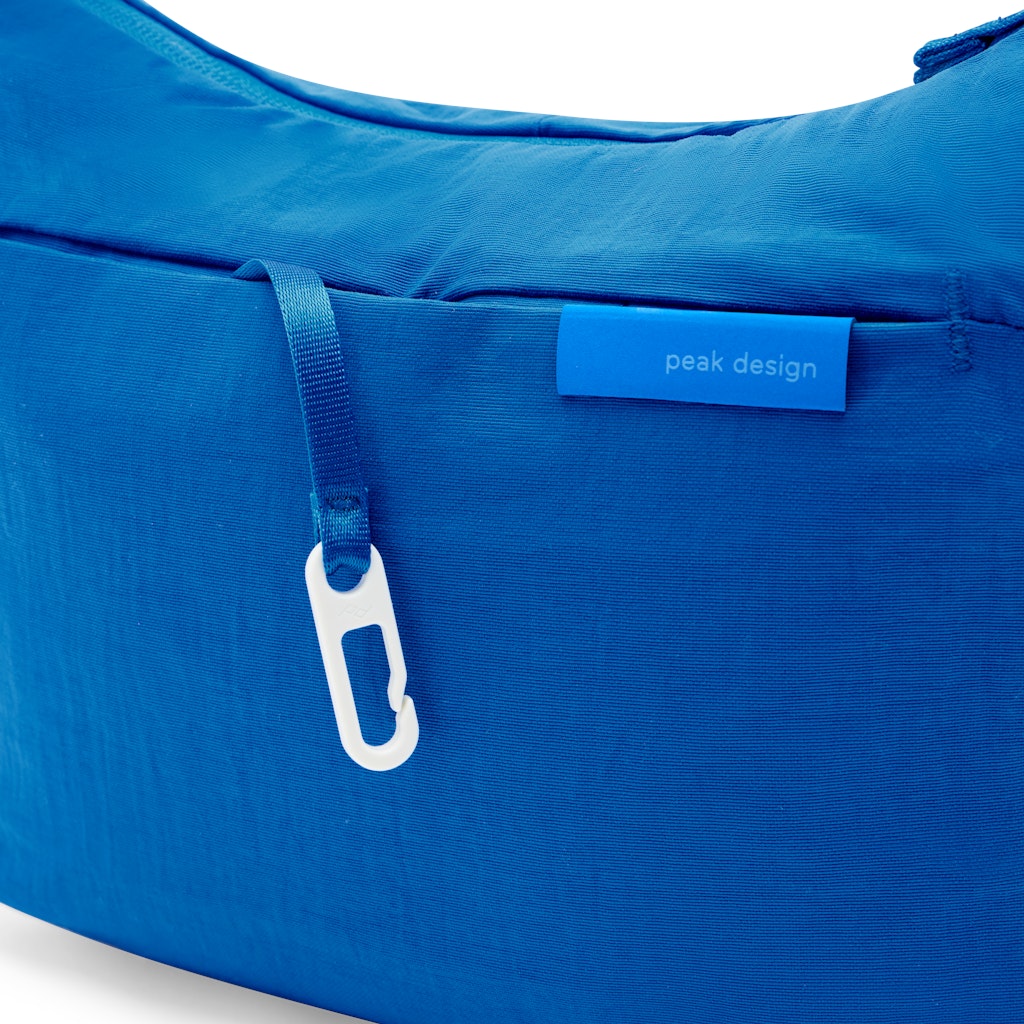 Peak Design City Crescent 6L in Lapis — detail view 2 # color_Lapis