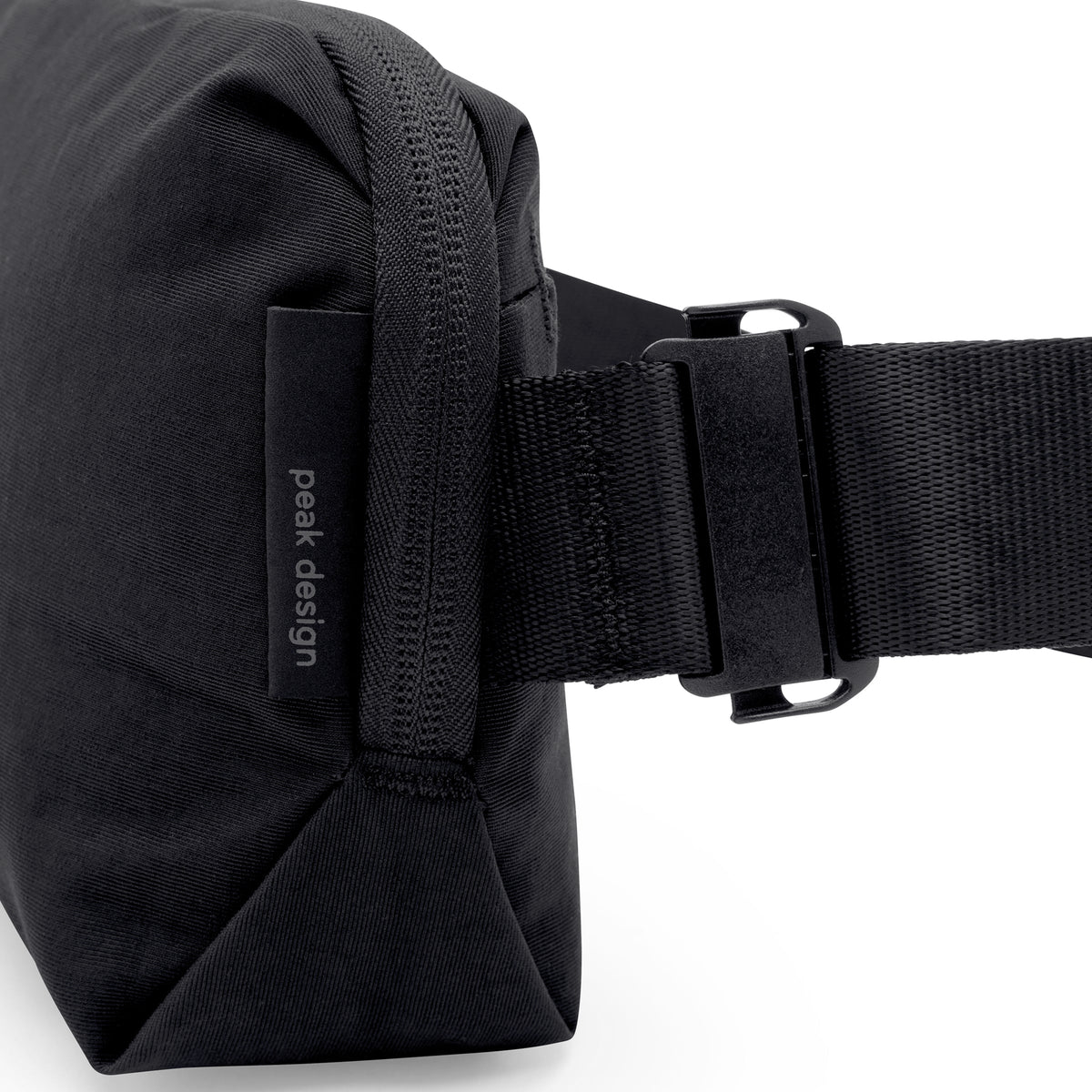 Peak Design City Sling 2L in Black — detail view 2 # color_Black