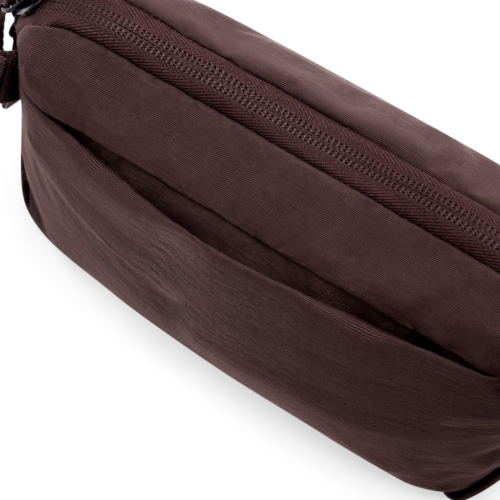 Peak Design City Sling 2L in Eclipse — angle view 3 # color_Eclipse