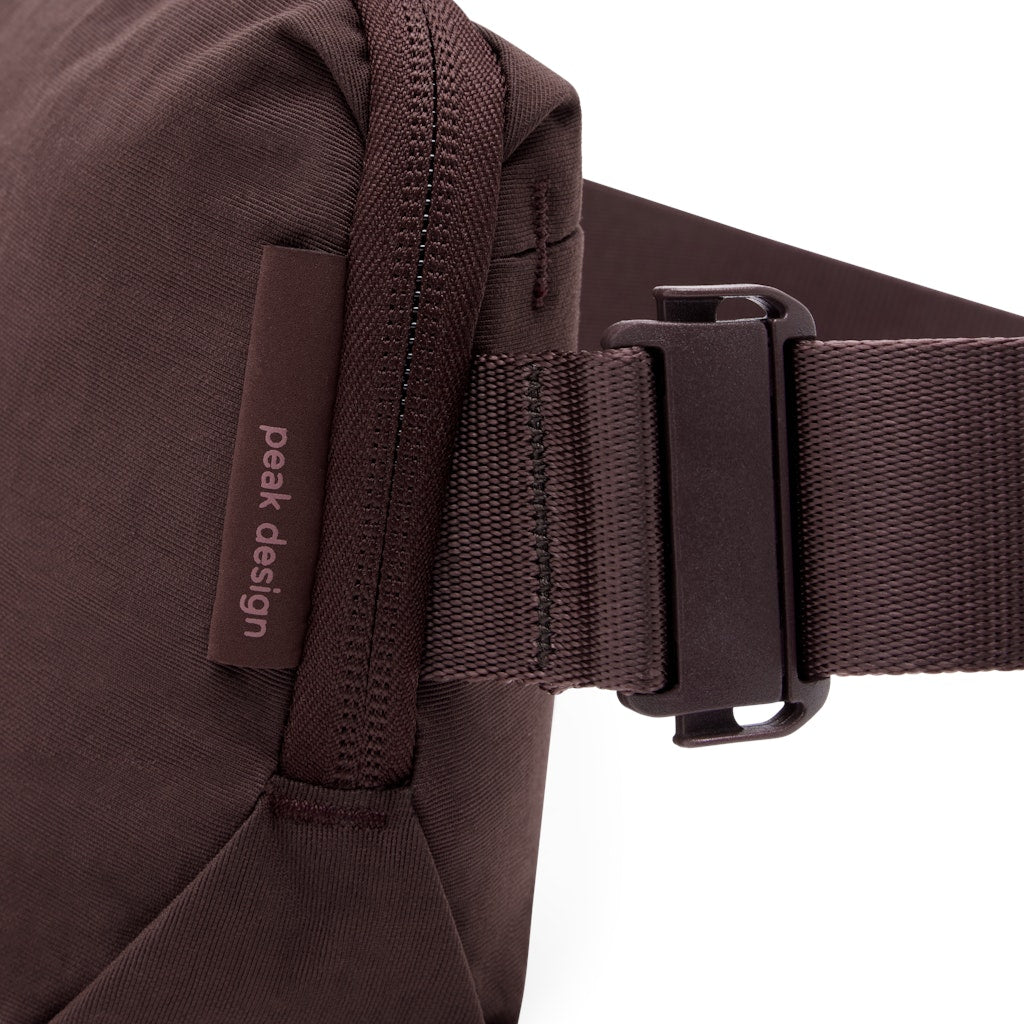 Peak Design City Sling 2L in Eclipse — detail view 2 # color_Eclipse