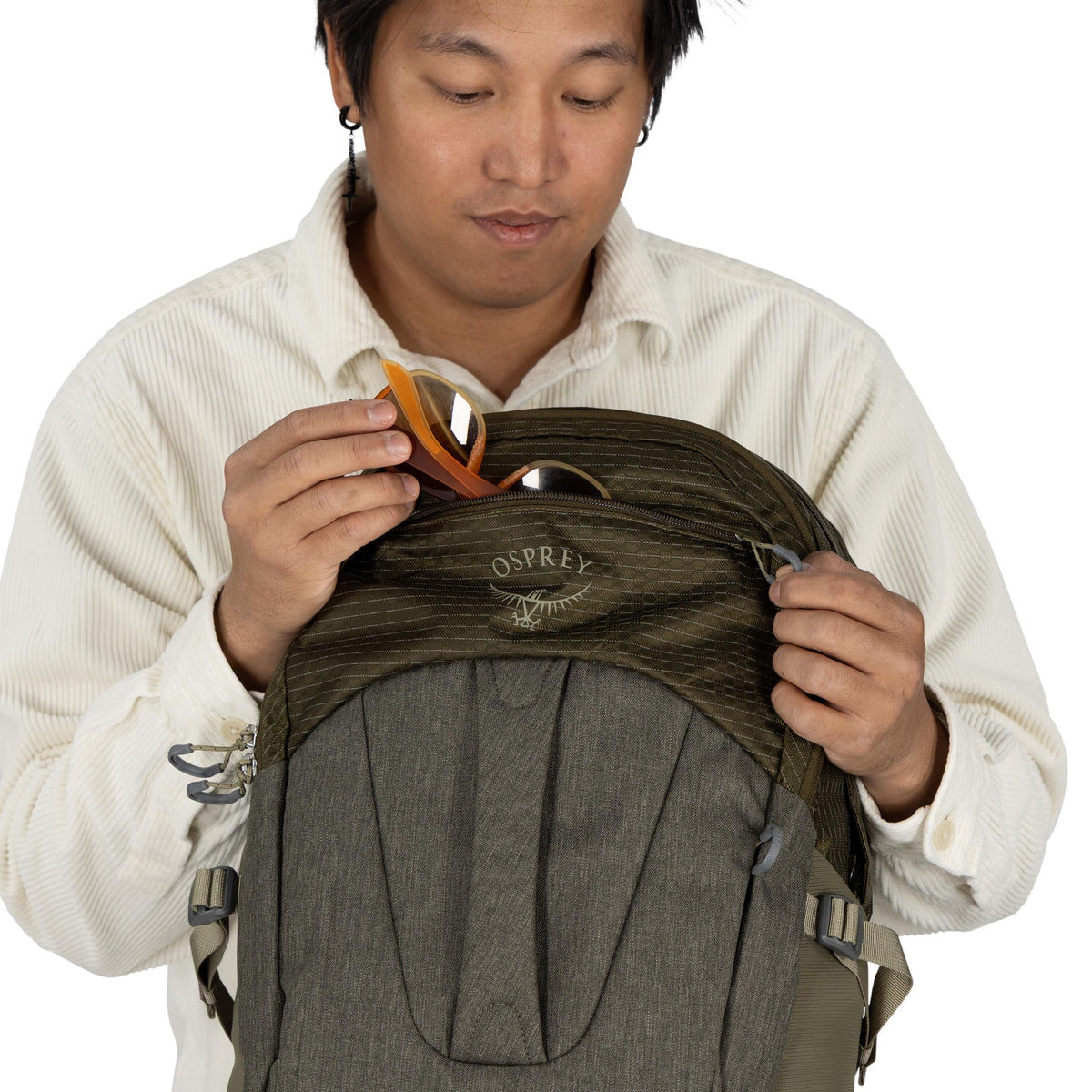 Osprey Comet Backpack 30L in Moss Green-Earl Grey Heather — detail view 2