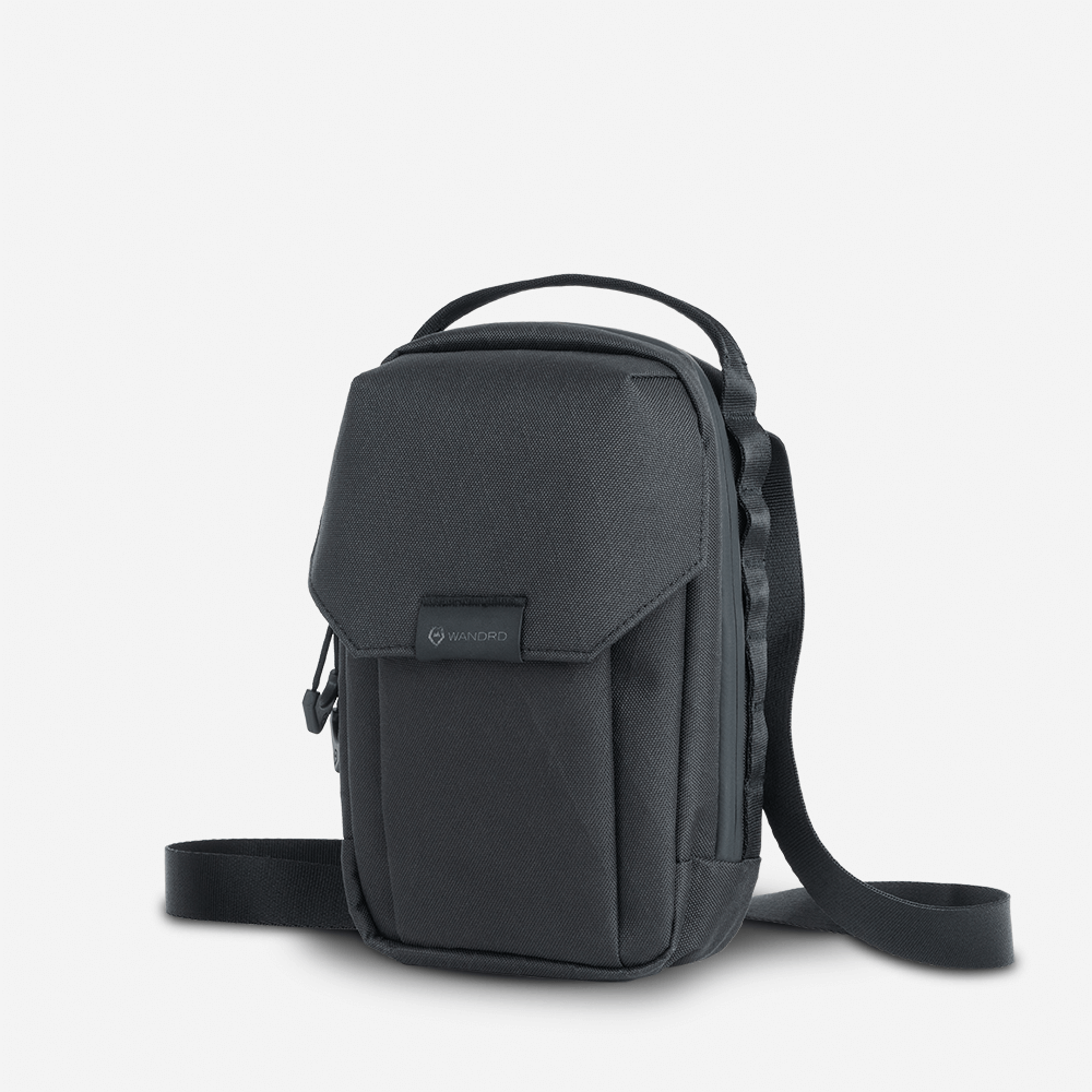 WANDRD X1 Cross Body Medium in Black — angle view 2