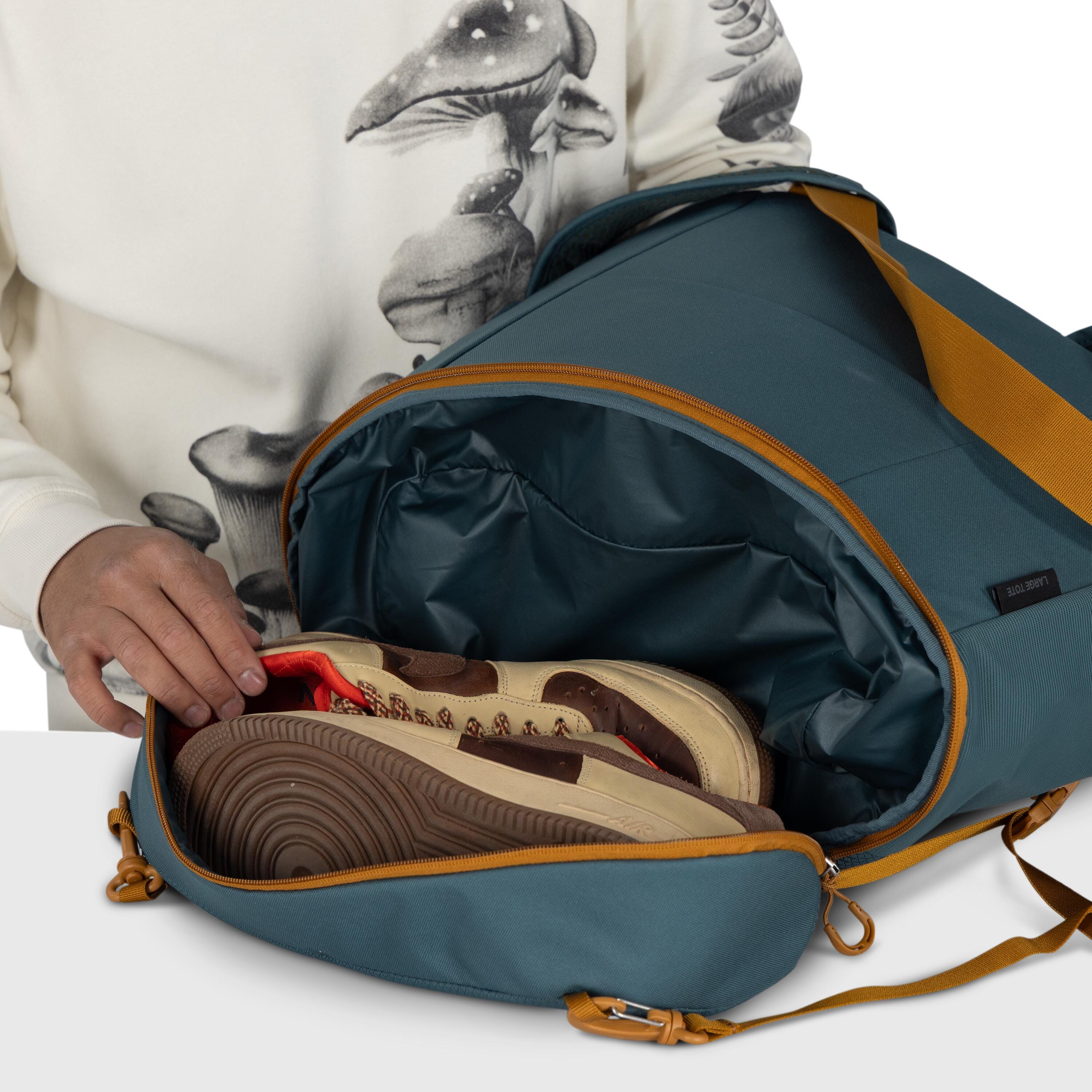 Osprey Daylite Large Tote Pack 26L in Torrent Blue — detail view 2