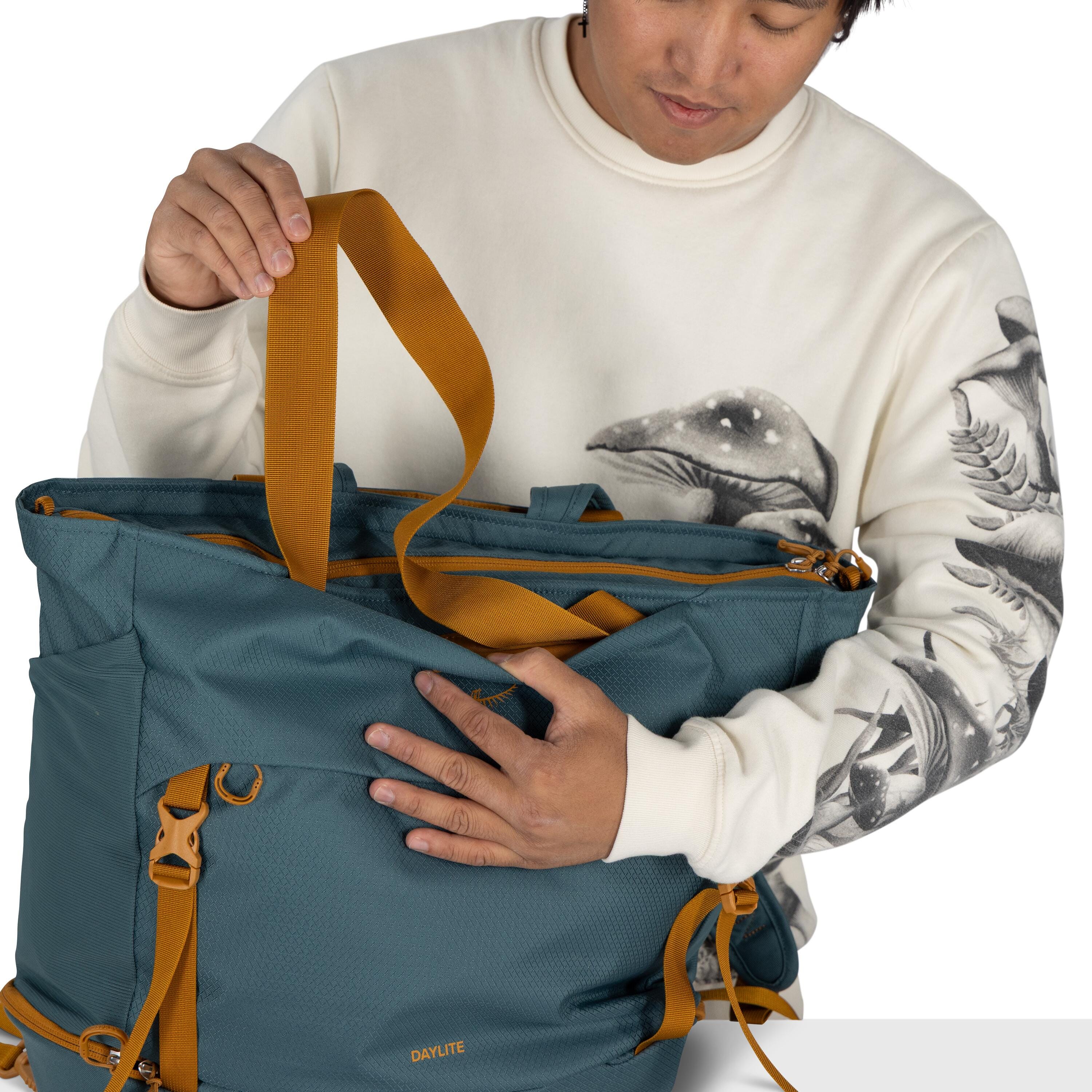 Osprey Daylite Large Tote Pack 26L in Torrent Blue — detail view 4