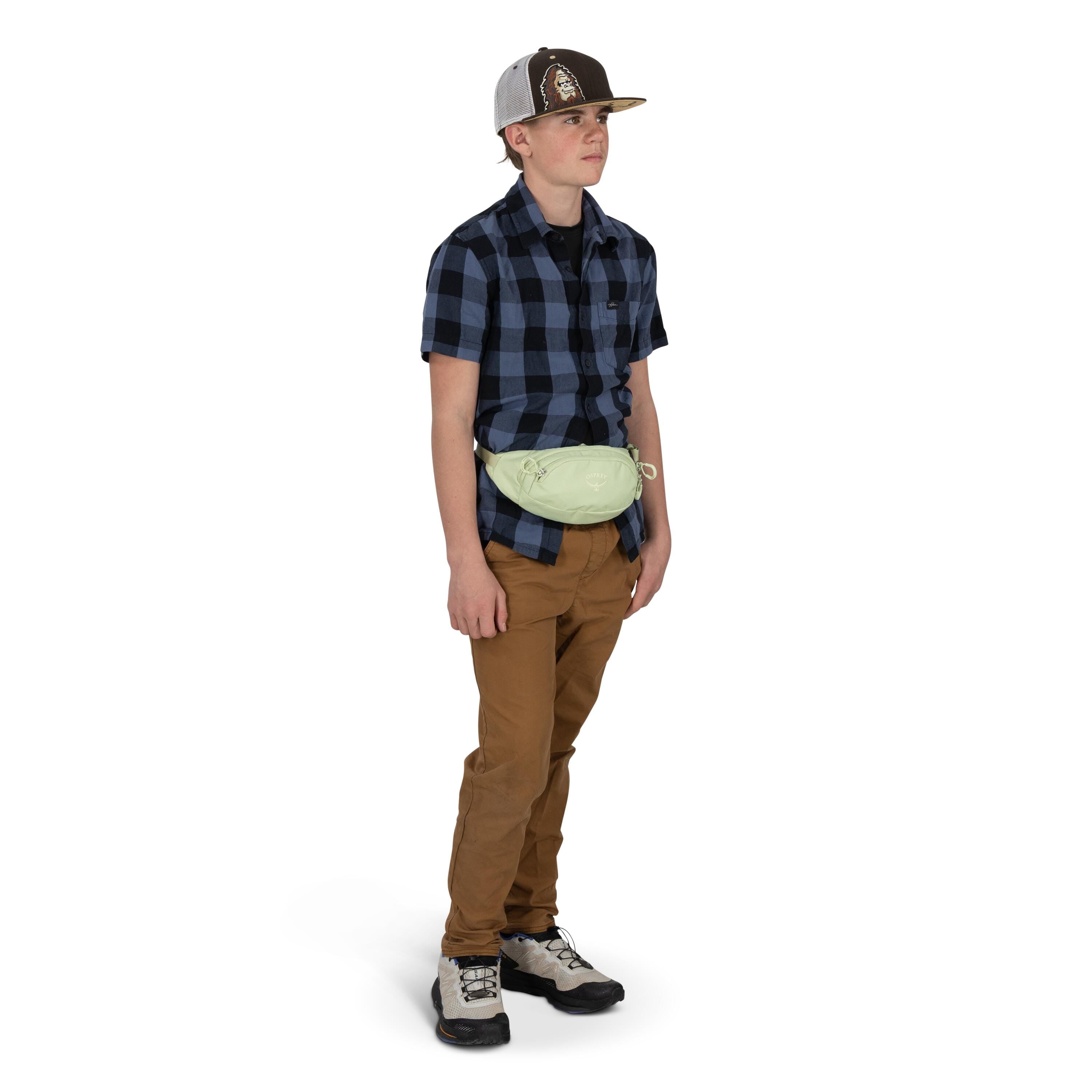 Osprey Daylite Mini Waist Pack 1L in Pistachio Green — lifestyle 2