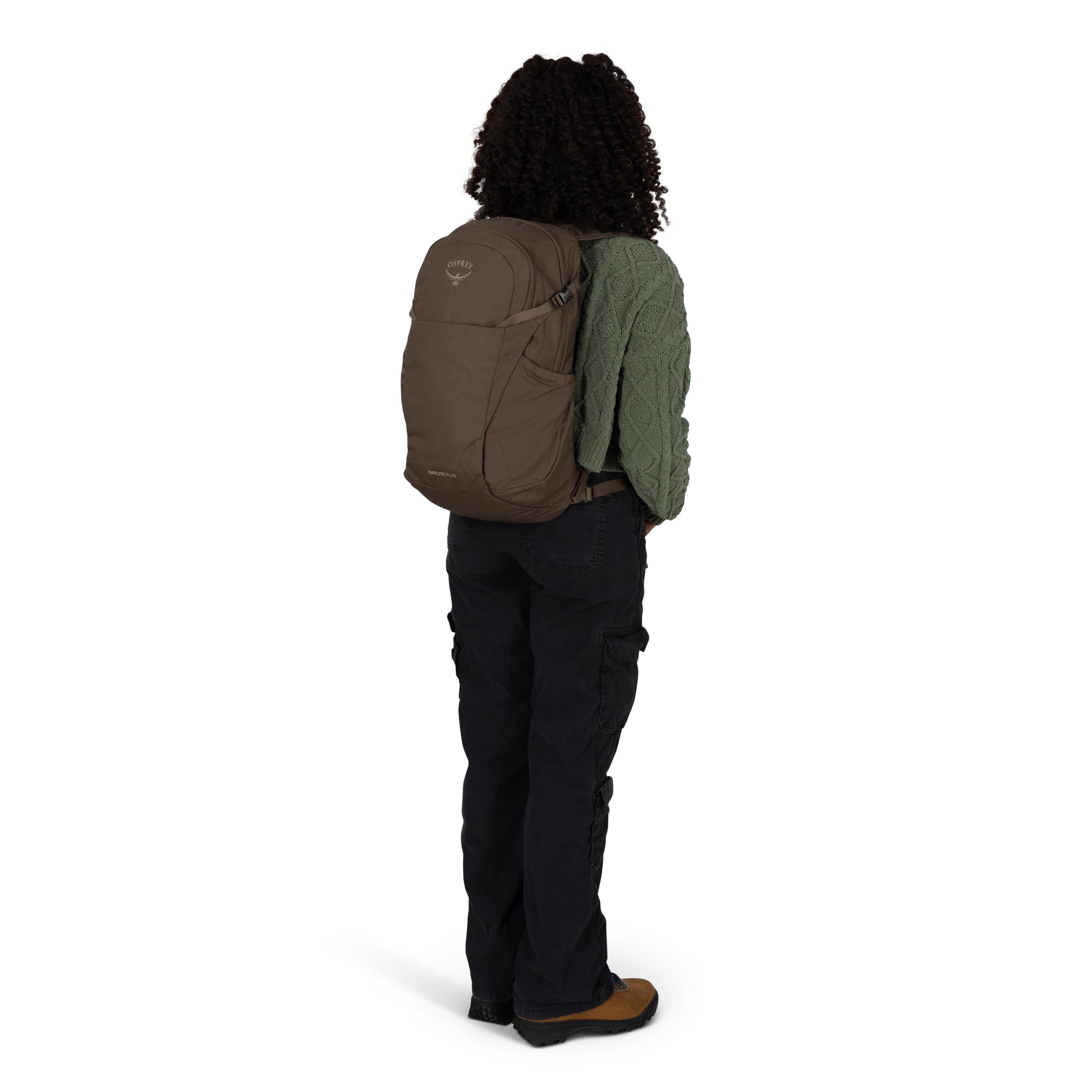 Osprey Daylite Plus Driftshade Backpack 20L in Truffle Brown — lifestyle 2