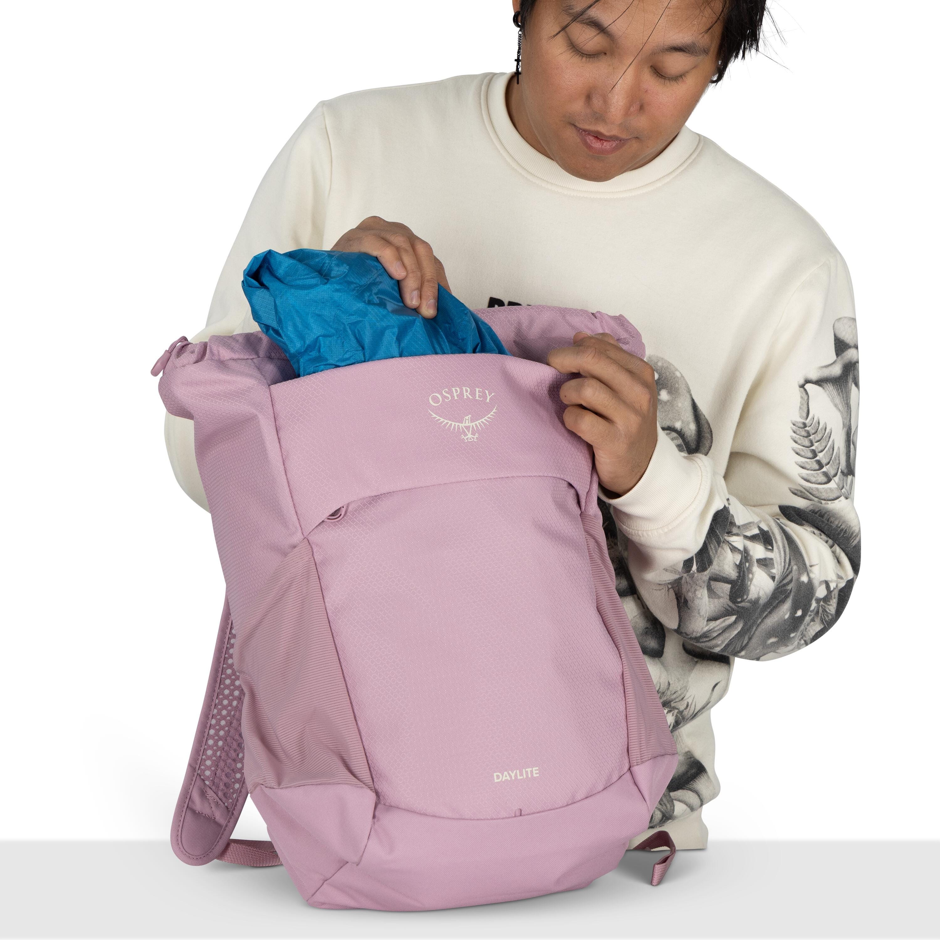 Osprey Daylite Tote Pack 20L in Iris Pink — detail view 2