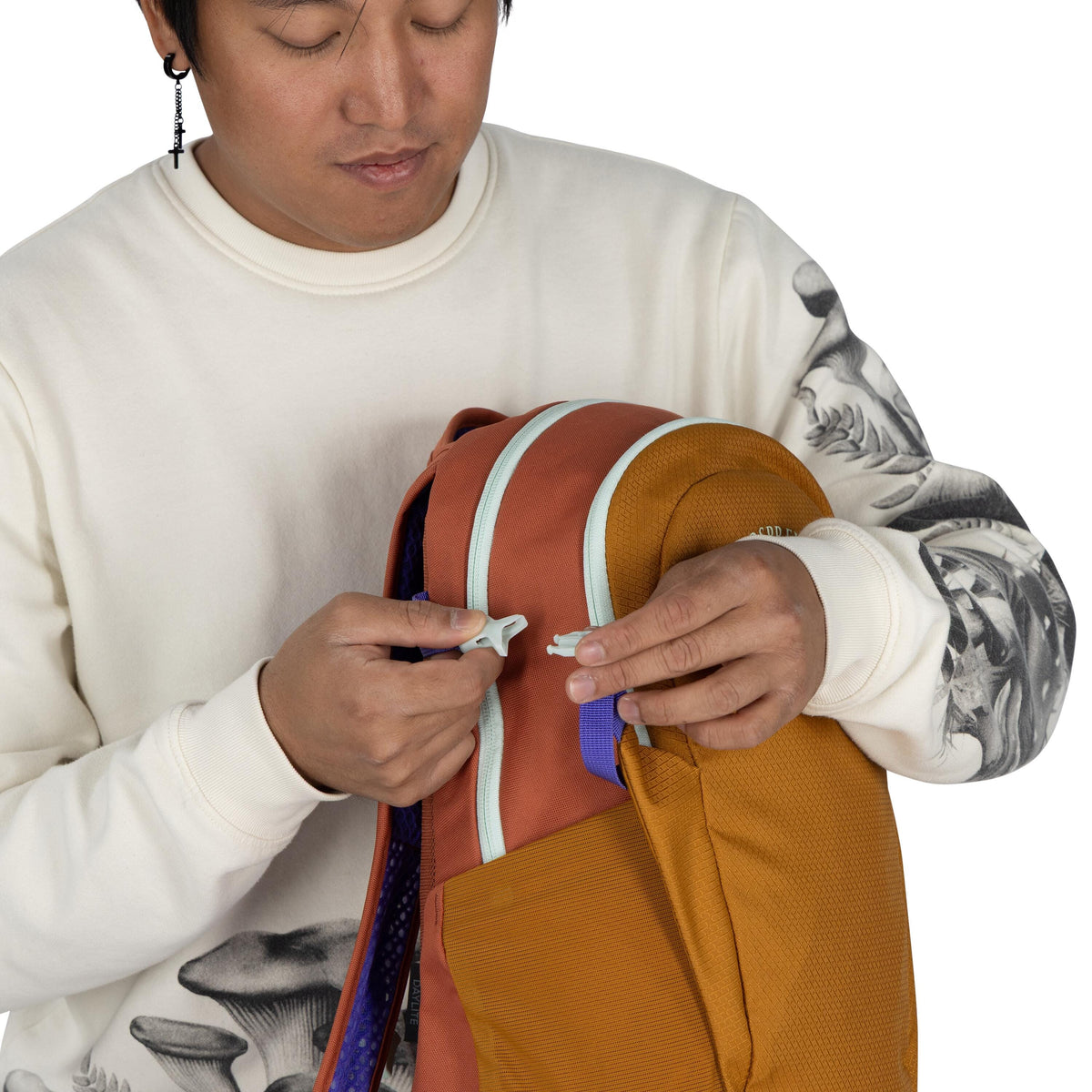 Osprey Daylite Backpack 13L in Barley Brown Multi — detail view 2