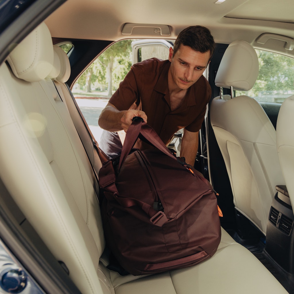 Peak Design Travel Duffel 50L in Eclipse — lifestyle 3 # color_Eclipse