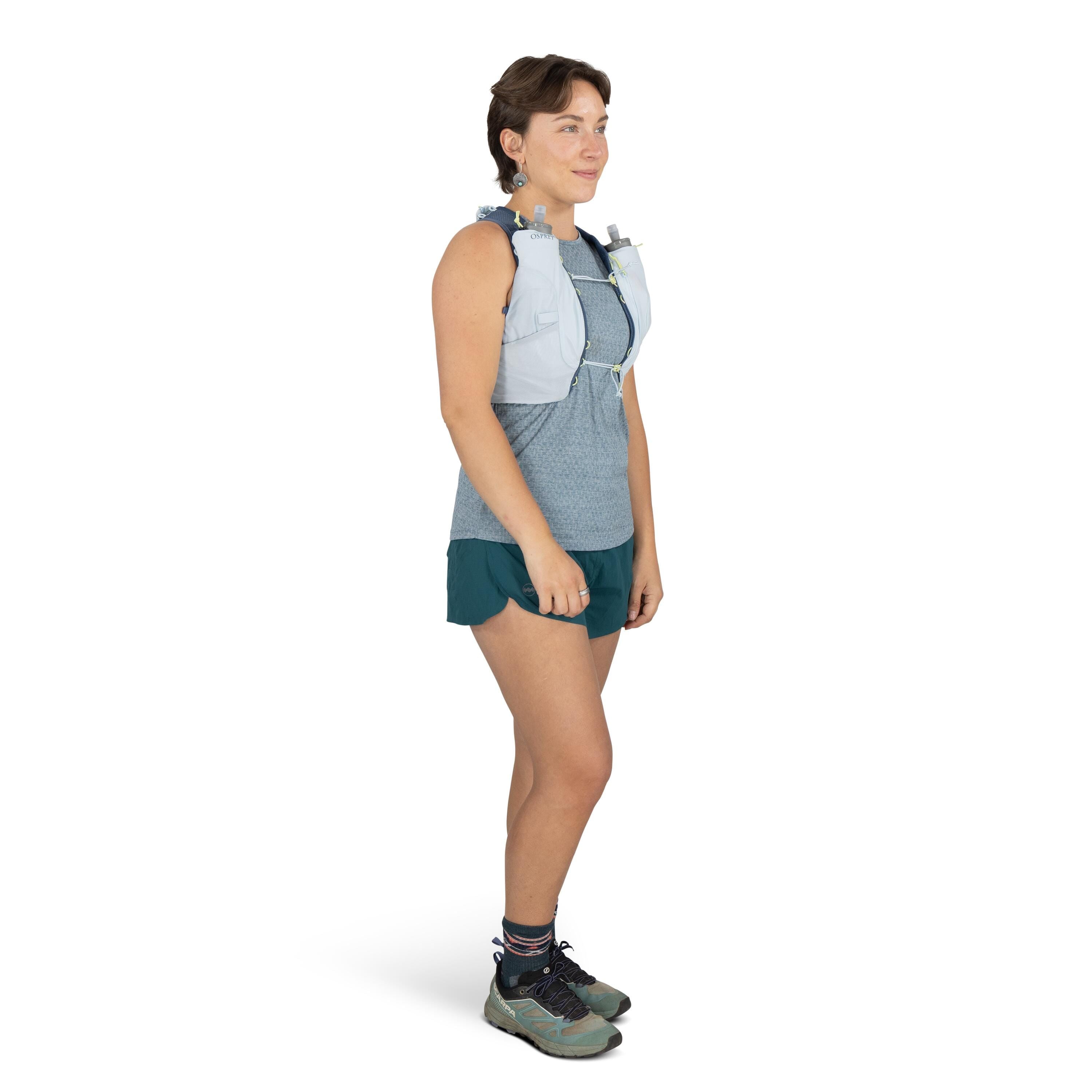 Osprey Dyna 1.5 Run Hydration Vest 1.5L in Dawn Blue — lifestyle
