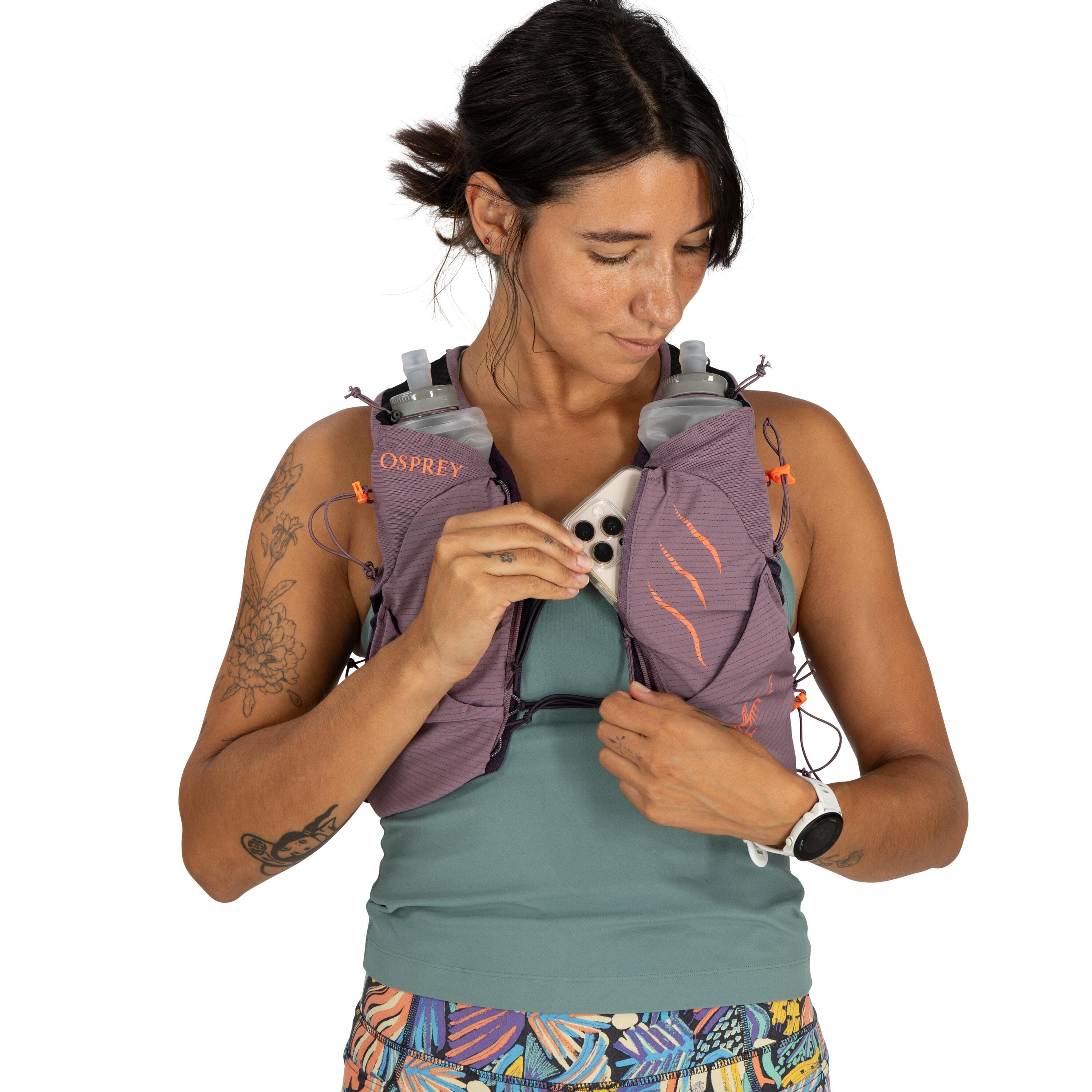 Osprey Dyna Pro 7 Run Hydration Vest 7L in Purple Dusk — detail view 4