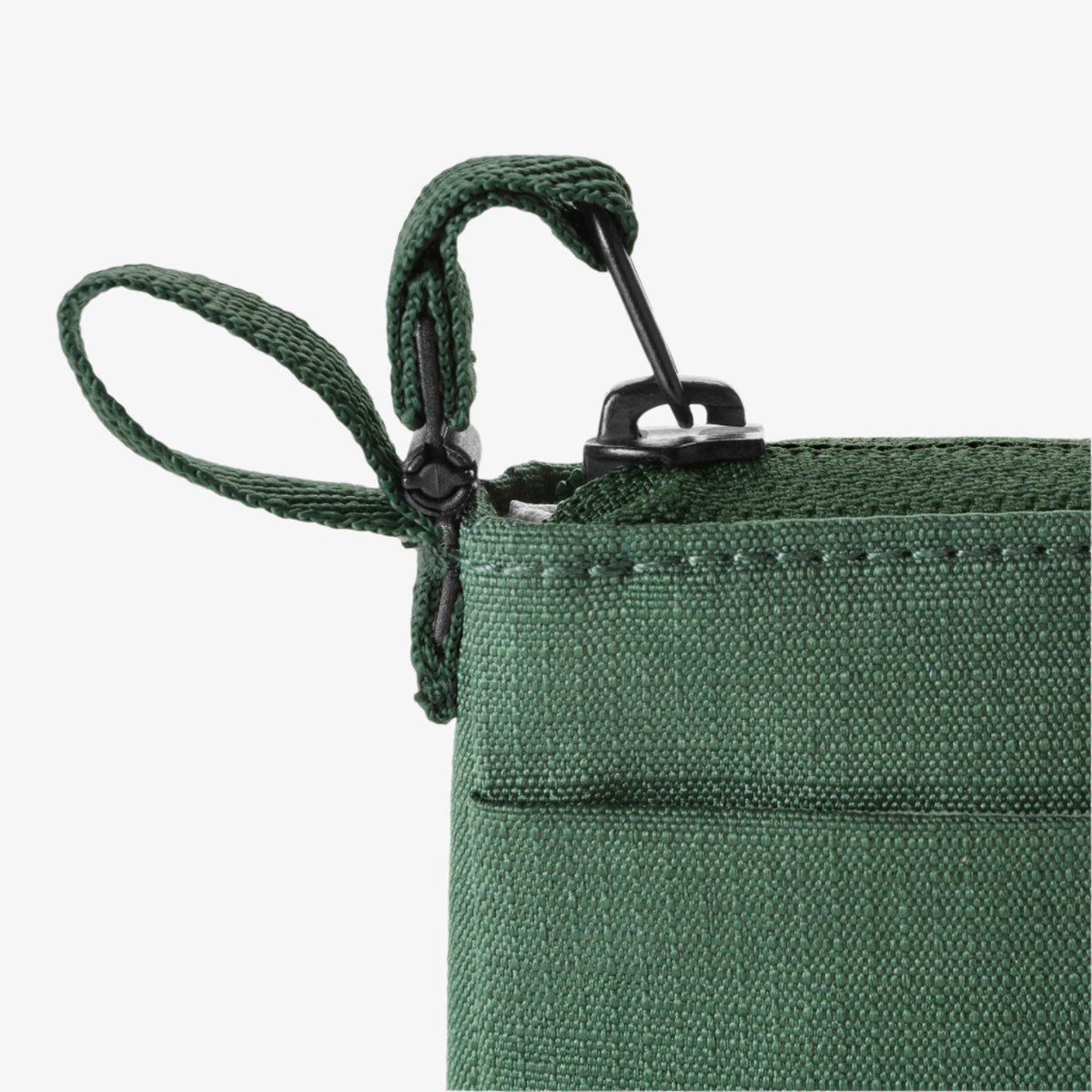 Eagle Creek Stash RFID Zip Wallet in Grass Green — angle view 4 # color_Grass Green