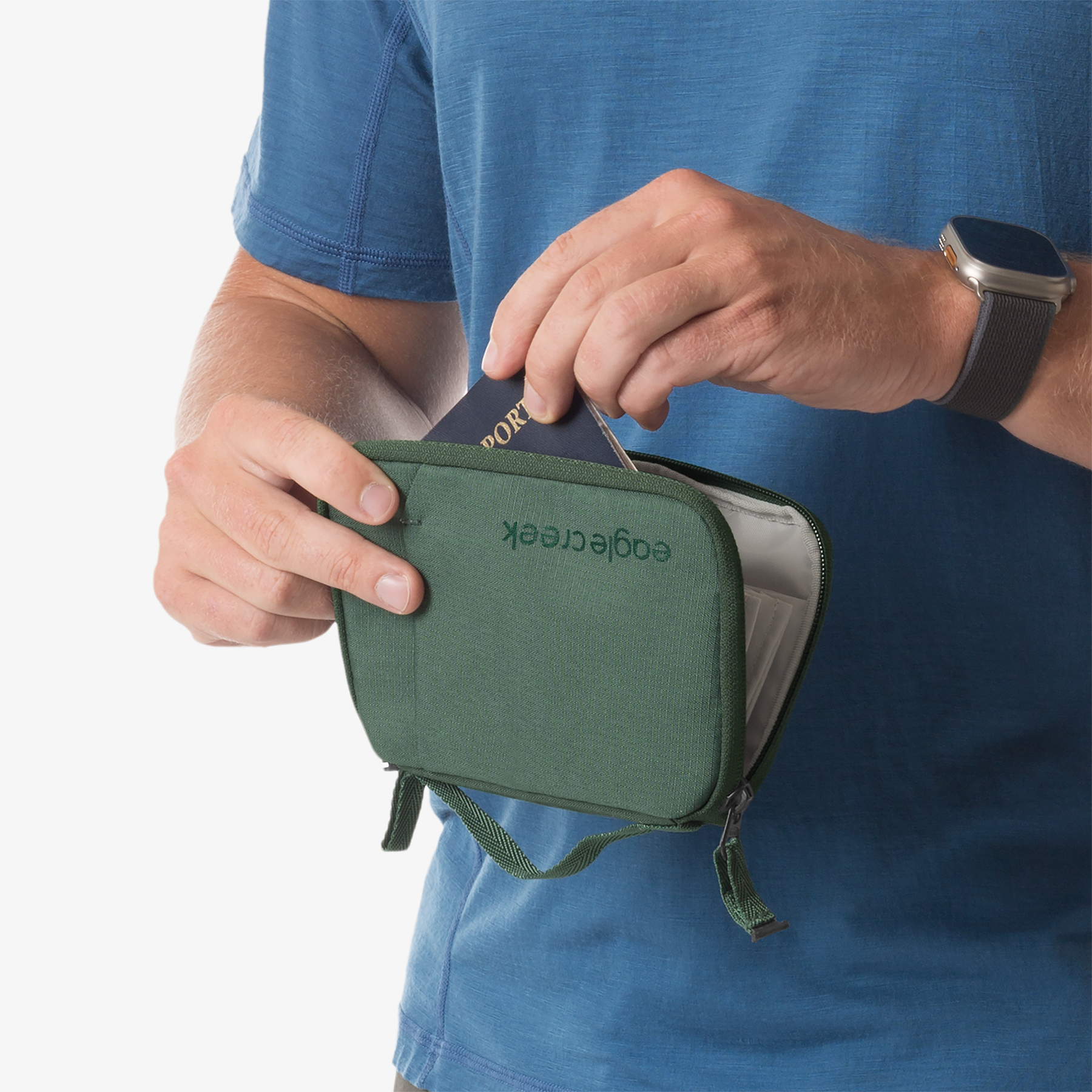 Eagle Creek Stash RFID Passport Wallet in Grass Green — detail view 3