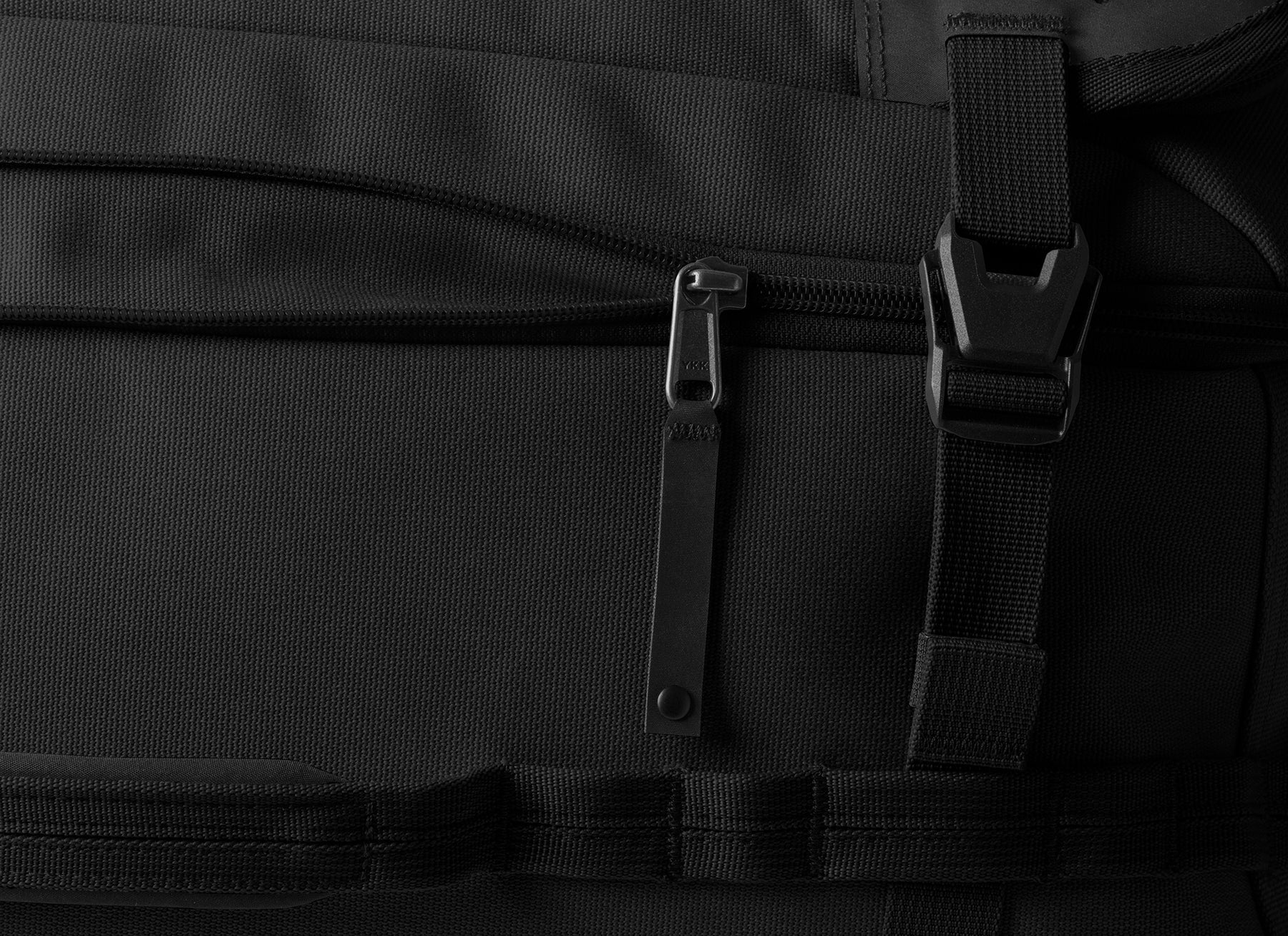 Eagle Creek Gear Warrior XE 2-Wheel 21.75"/40L Convertible Carry-On Luggage in Black — detail view 2