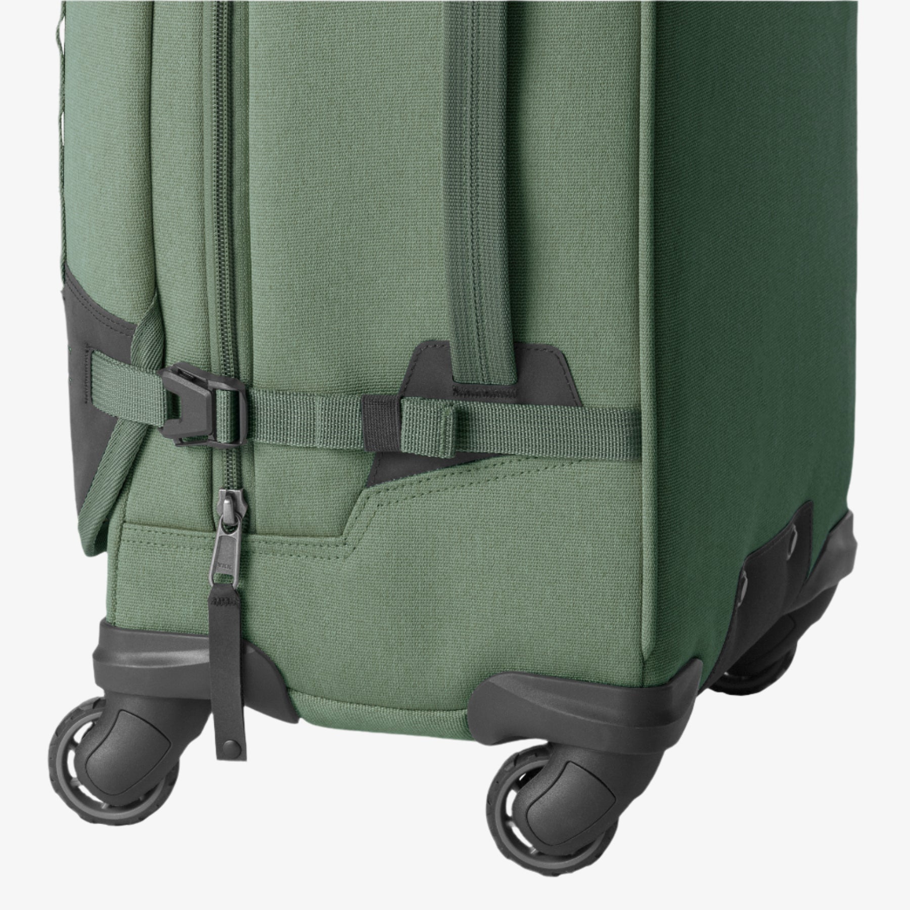 Eagle Creek Gear Warrior XE 4-Wheel 21.75"/40L Carry-On Luggage in Jungle Green — angle view 3
