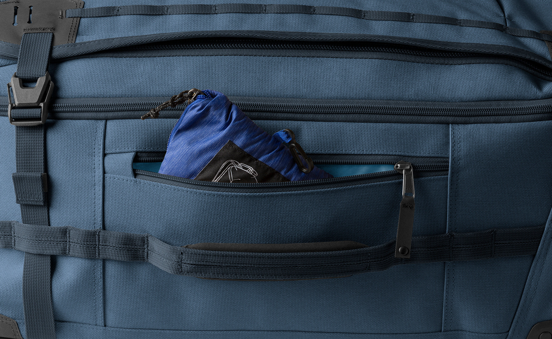 Eagle Creek Gear Warrior XE 2-Wheel 27"/65L Luggage in Blue Jay — detail view 2